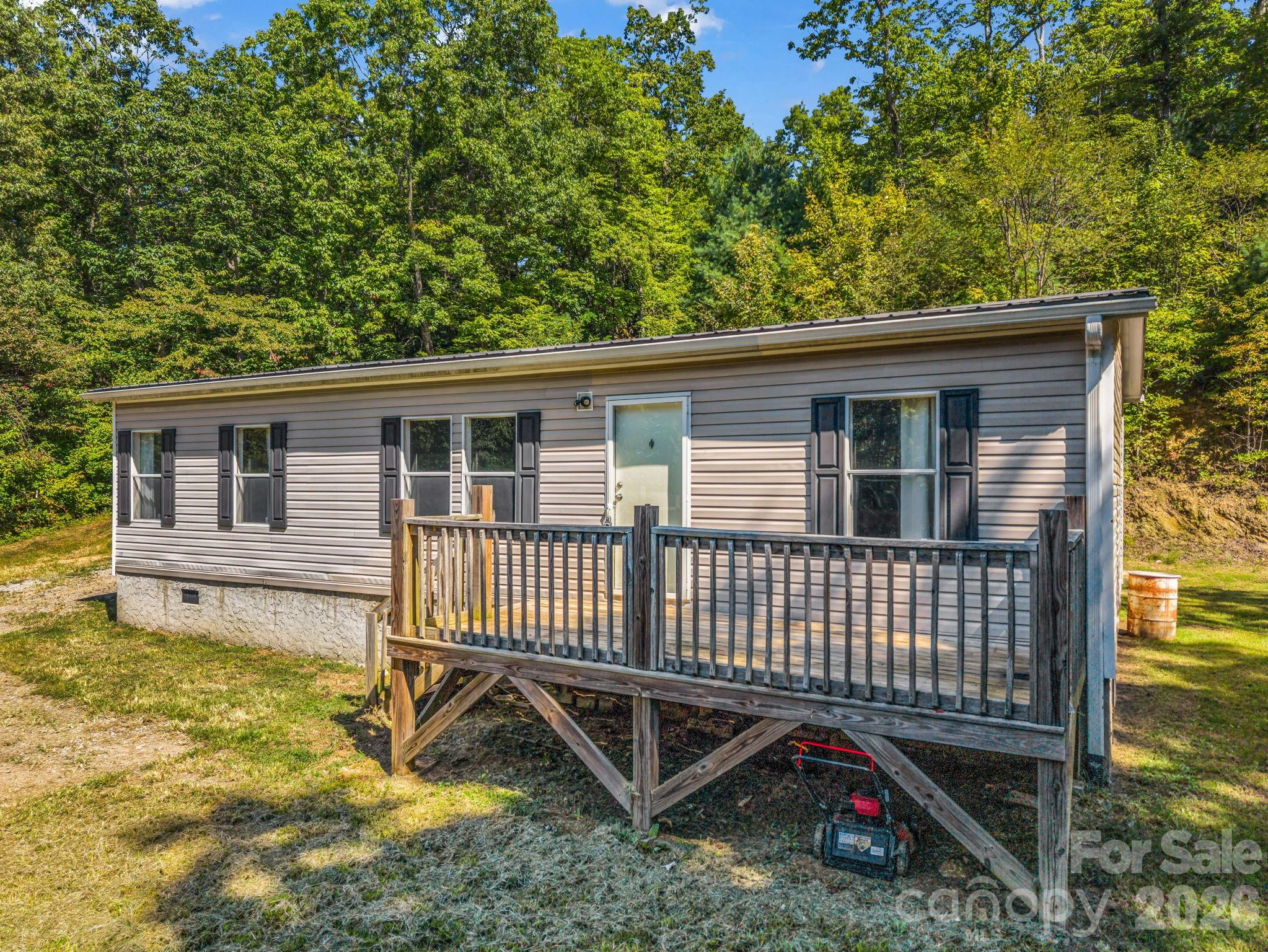 557 Sutton Mountain Ridge Property Photo 3