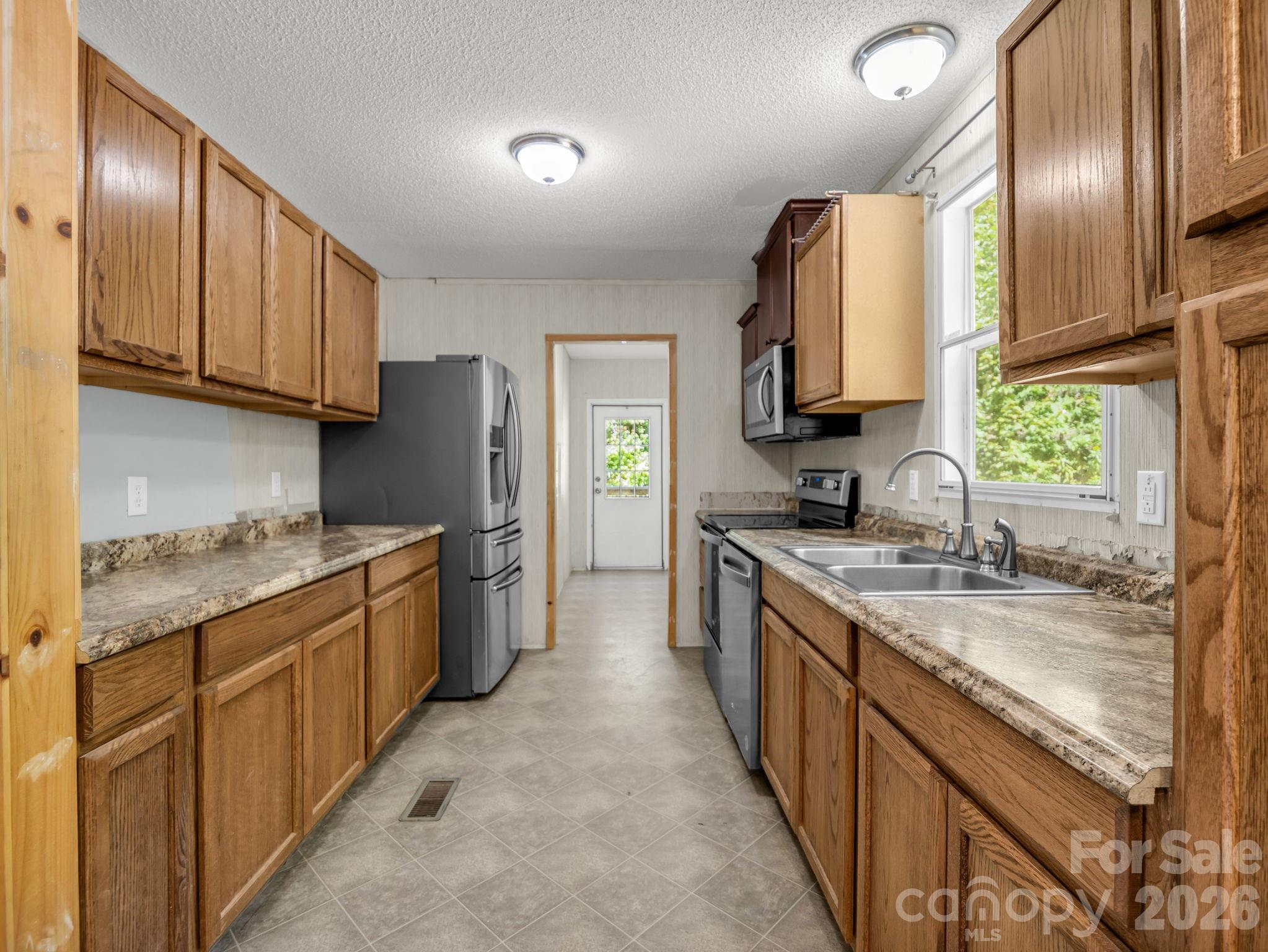 557 Sutton Mountain Ridge Property Photo 10