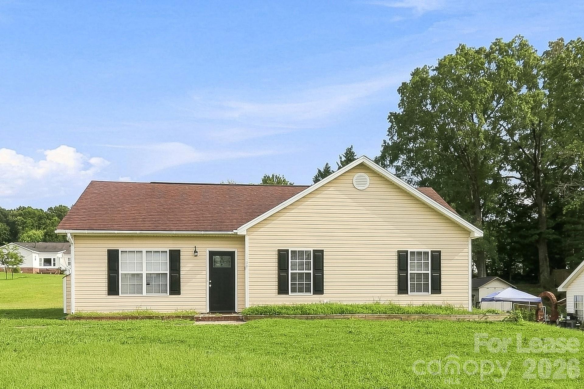 1109 Crescent Way Property Photo 2