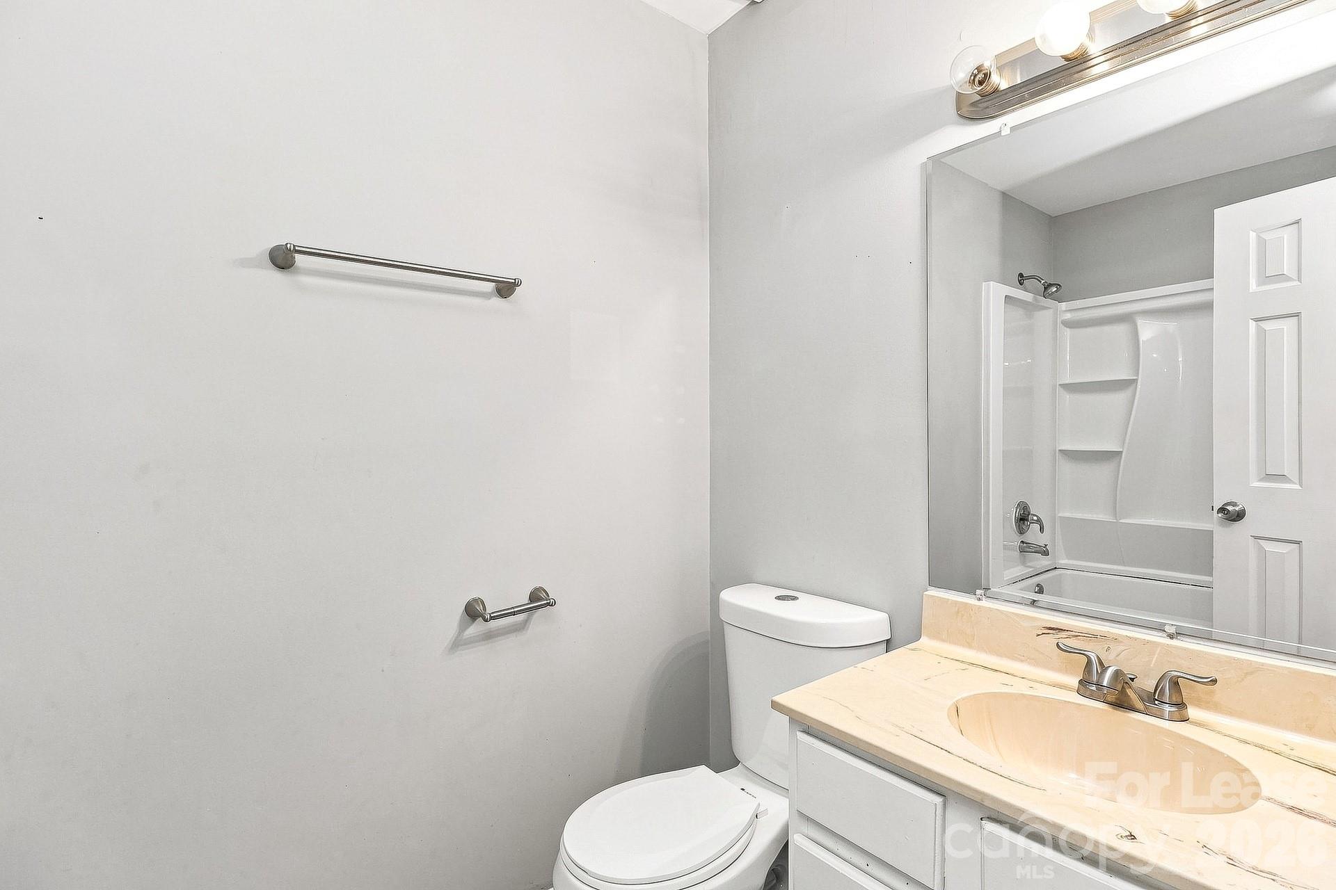 1109 Crescent Way Property Photo 9