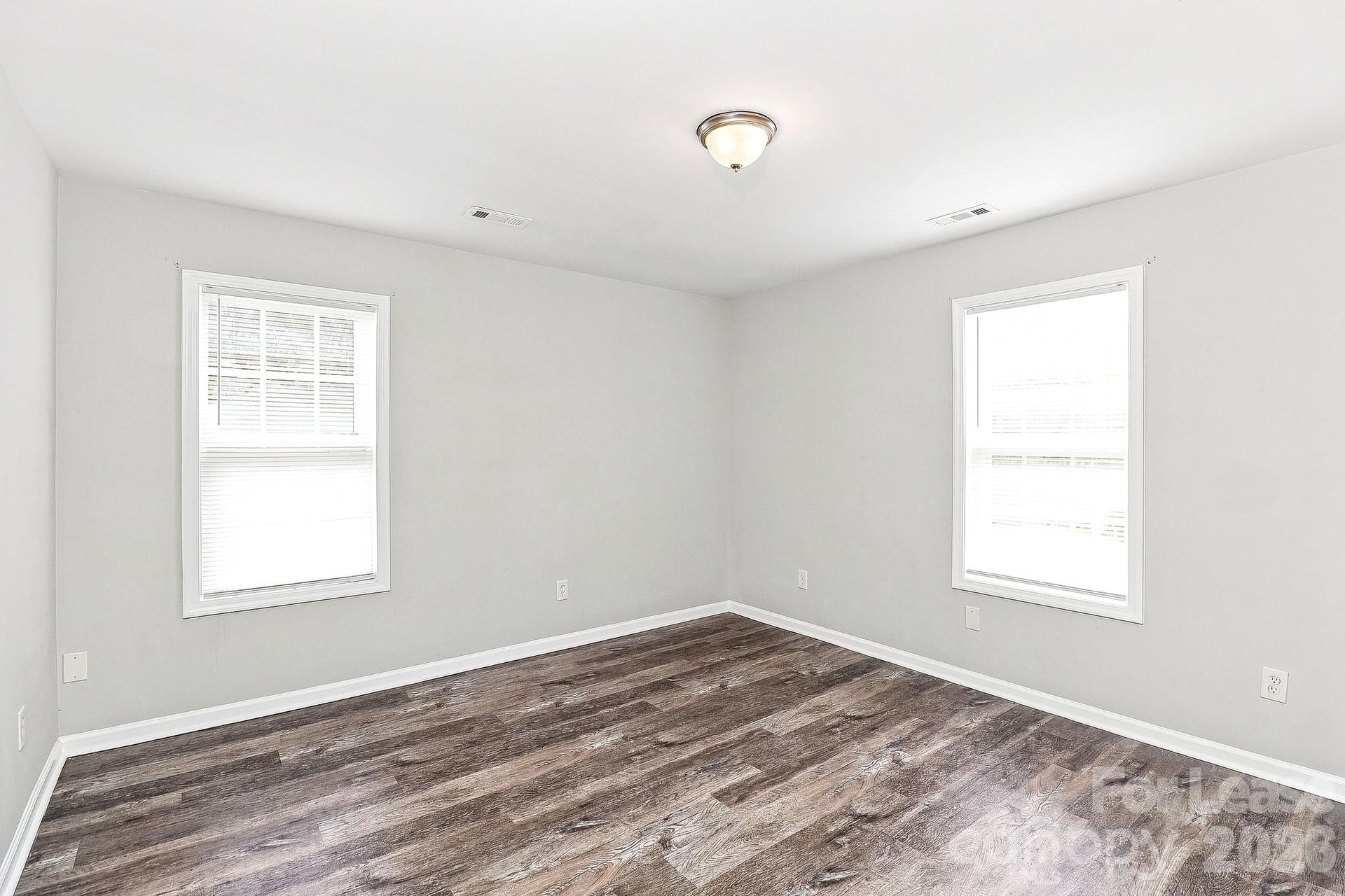 1109 Crescent Way Property Photo 12