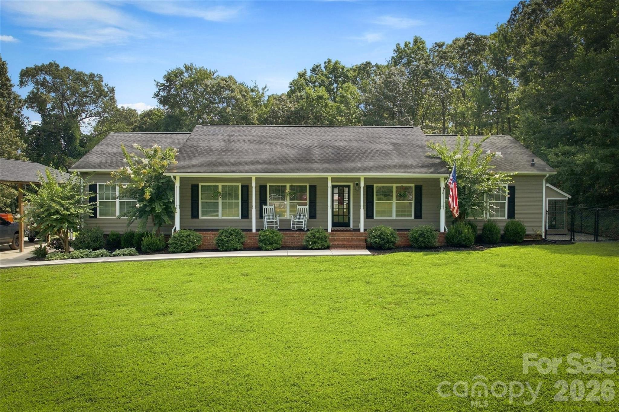 349 N Woodleaf Road Property Photo 3