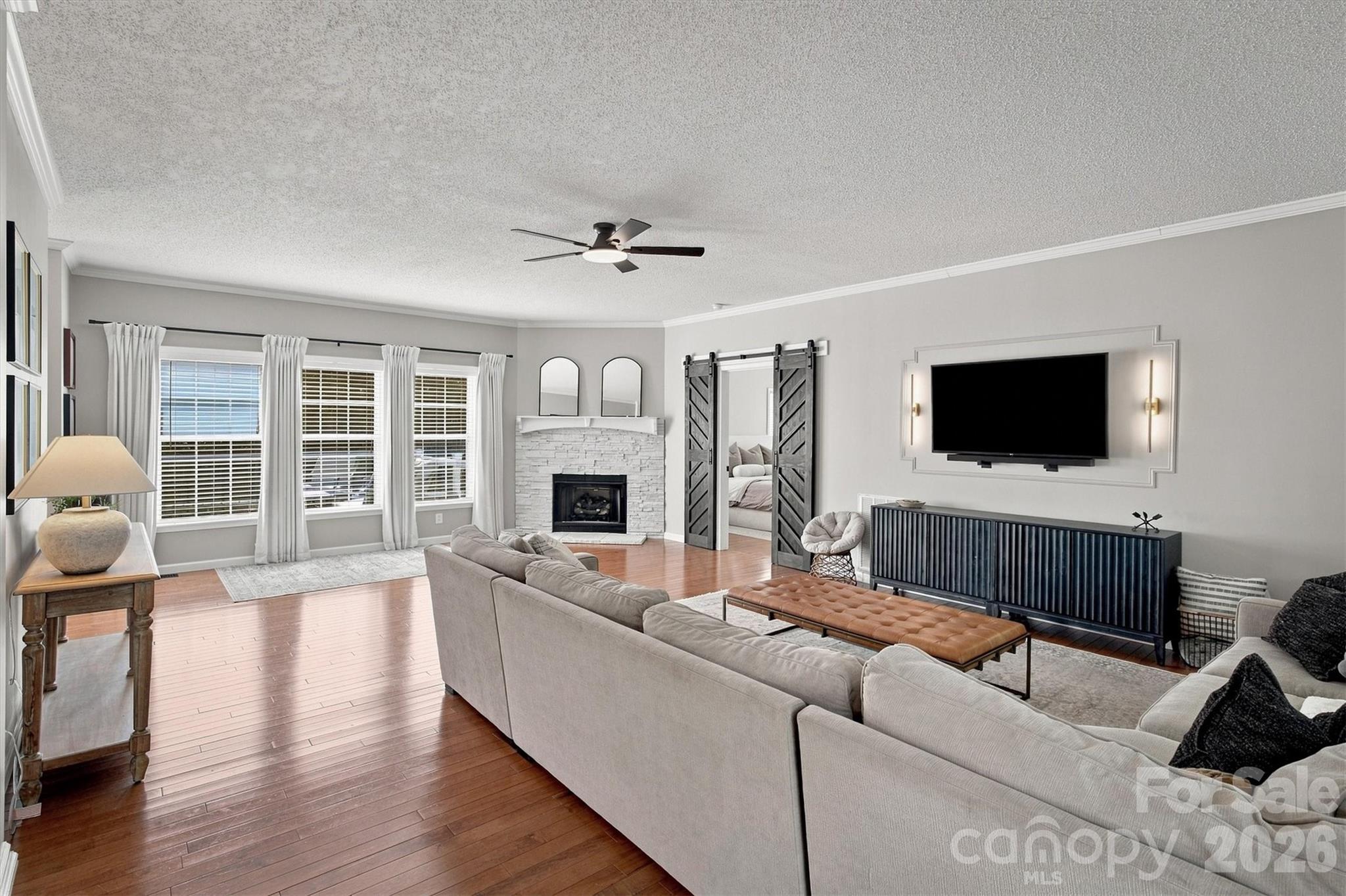 349 N Woodleaf Road Property Photo 20