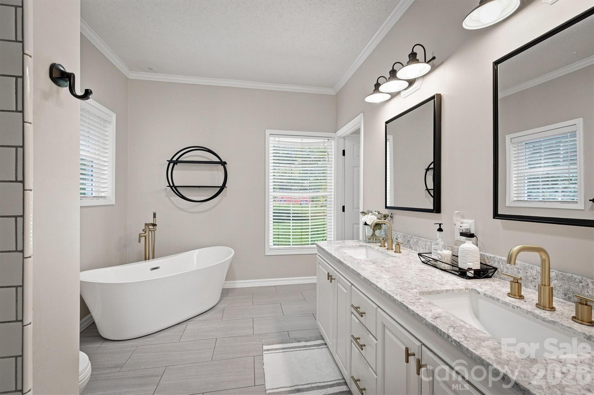349 N Woodleaf Road Property Photo 26