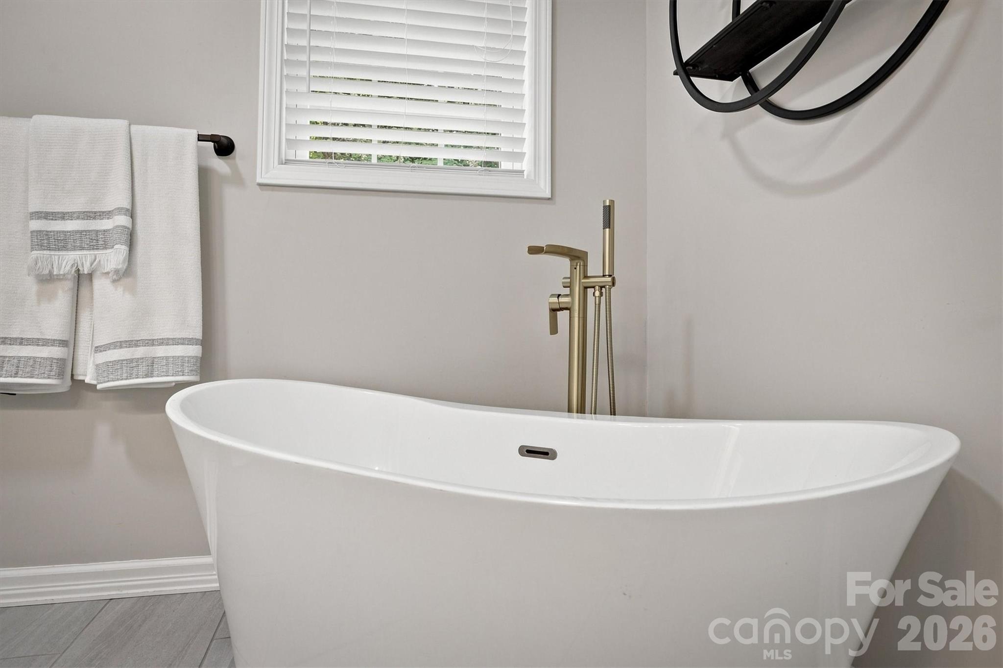 349 N Woodleaf Road Property Photo 27