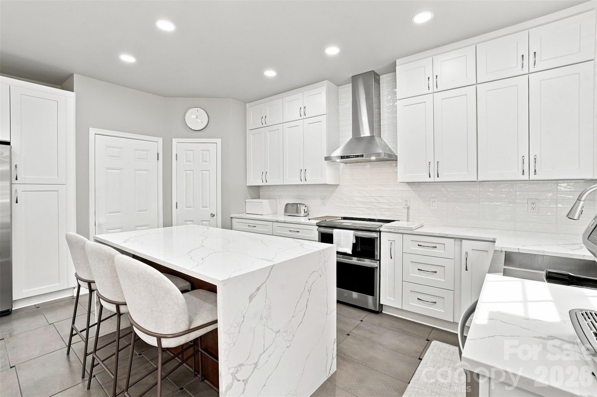 5909 Parkstone Drive Property Photo 8