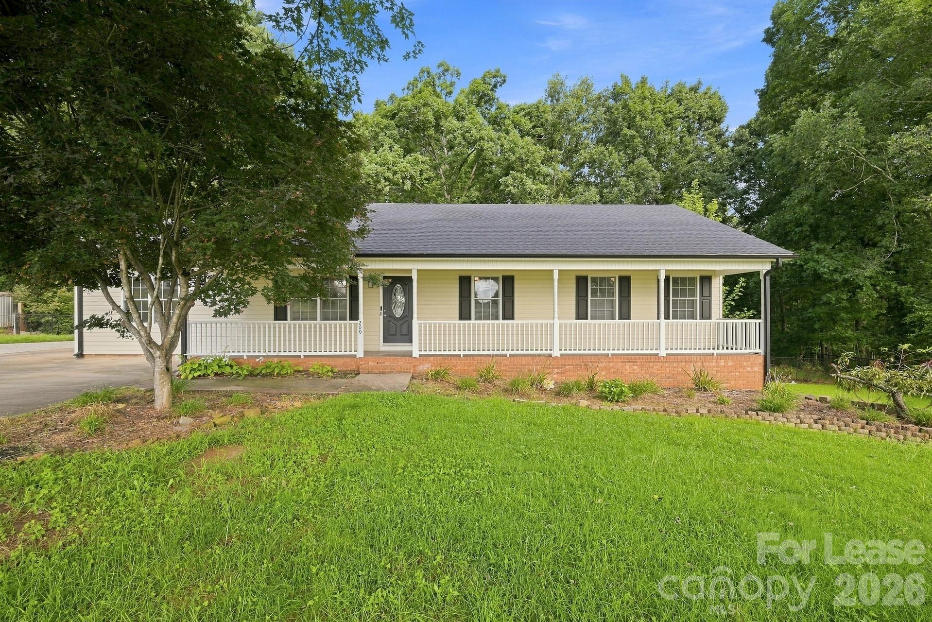 209 Pilots Ridge Drive Property Photo 1