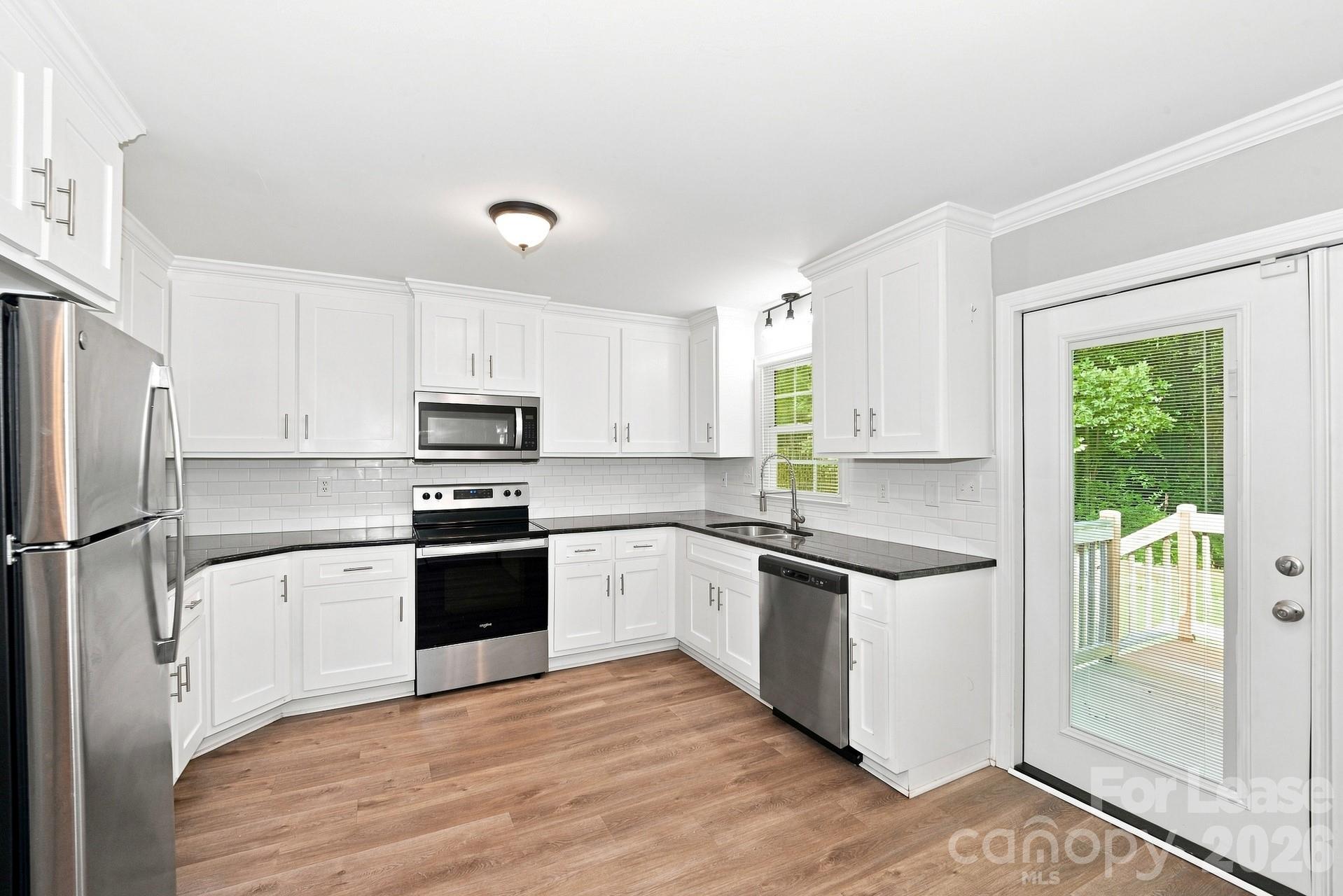 209 Pilots Ridge Drive Property Photo 5
