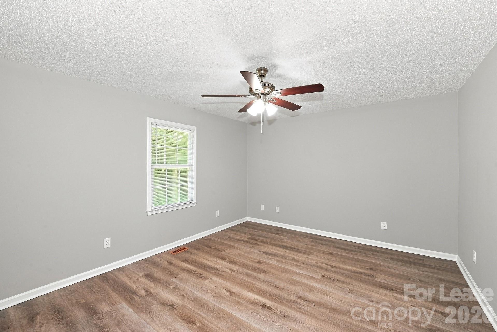 209 Pilots Ridge Drive Property Photo 10