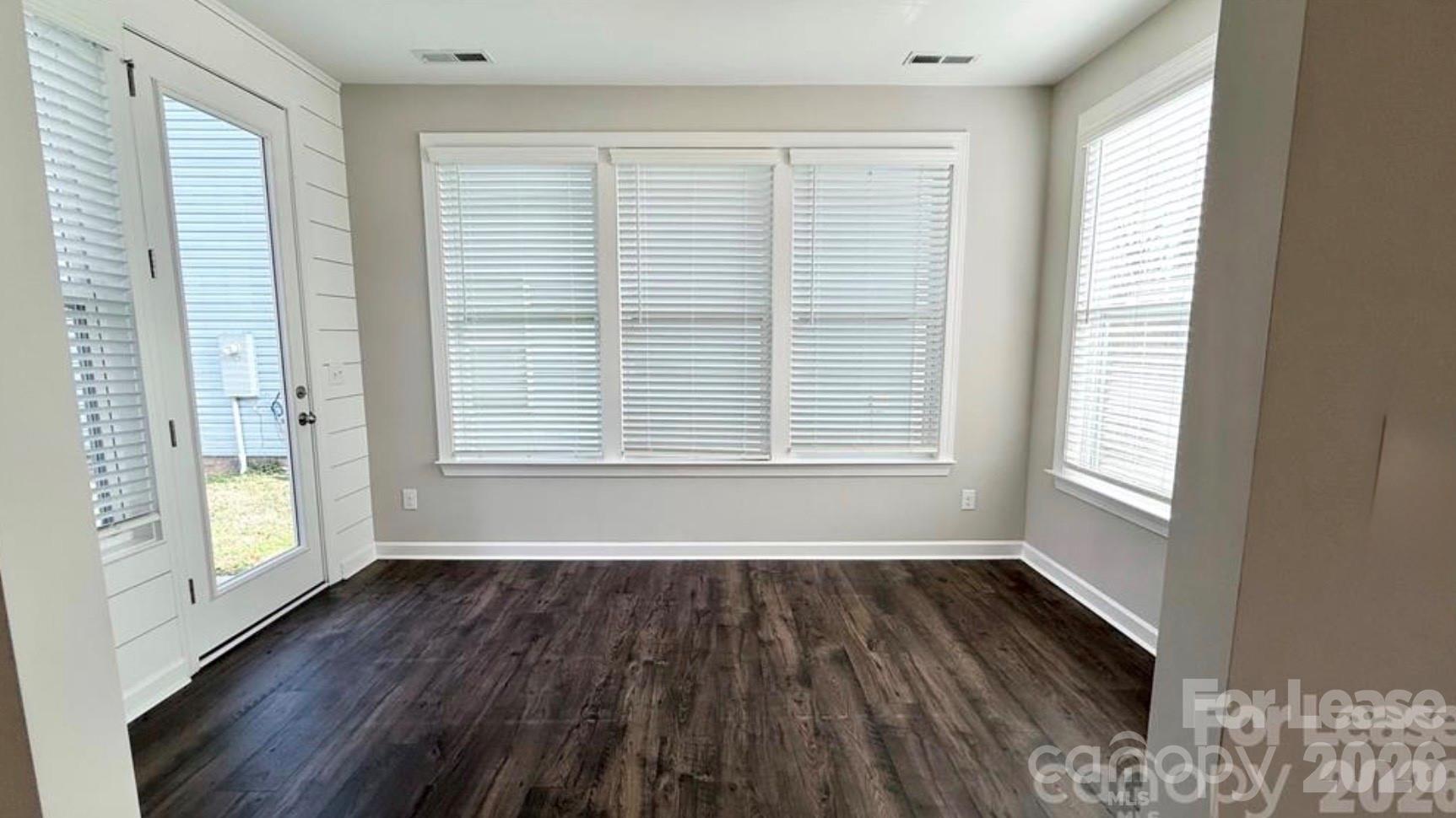 3205 Shamrock Drive Property Photo 5