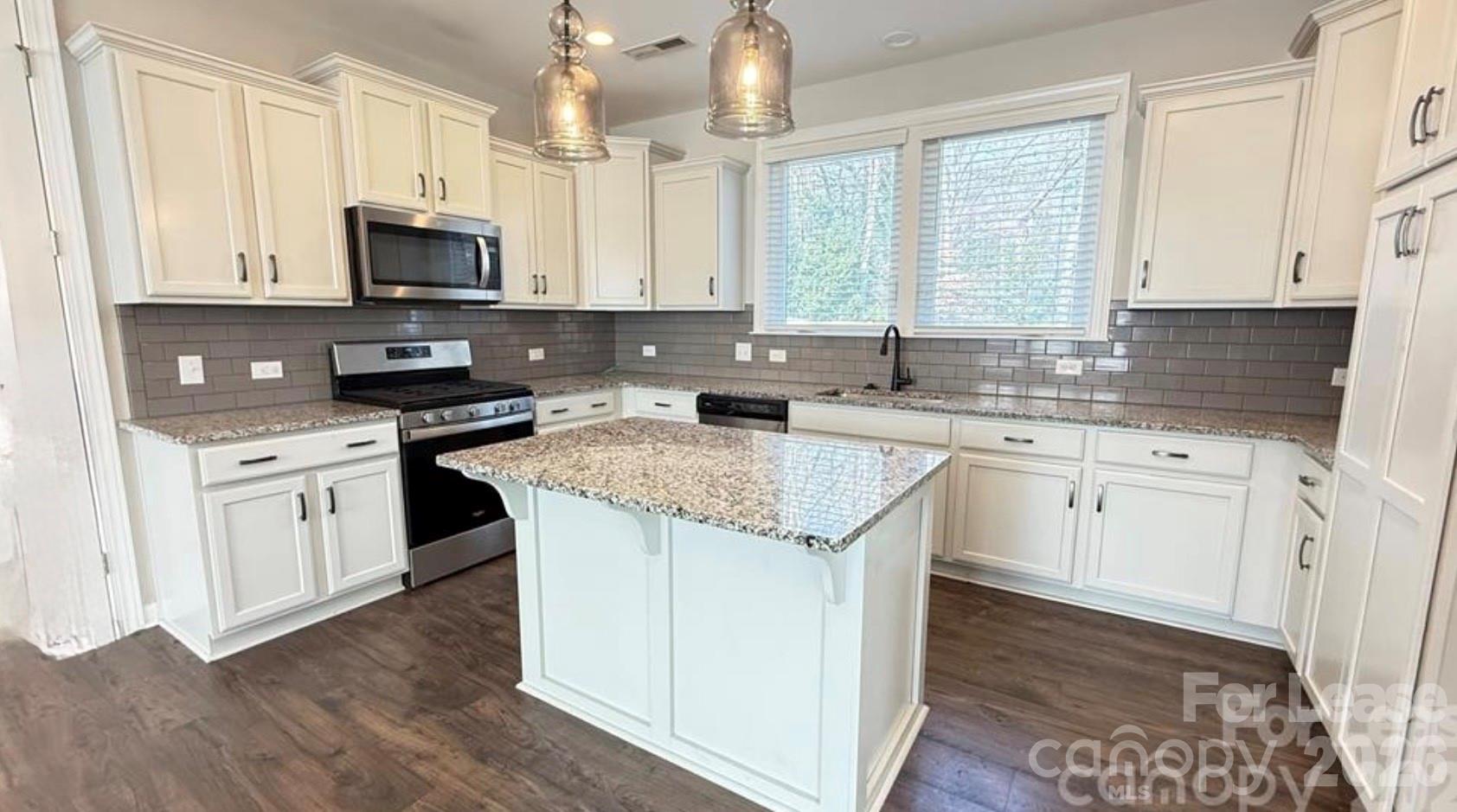 3205 Shamrock Drive Property Photo 6