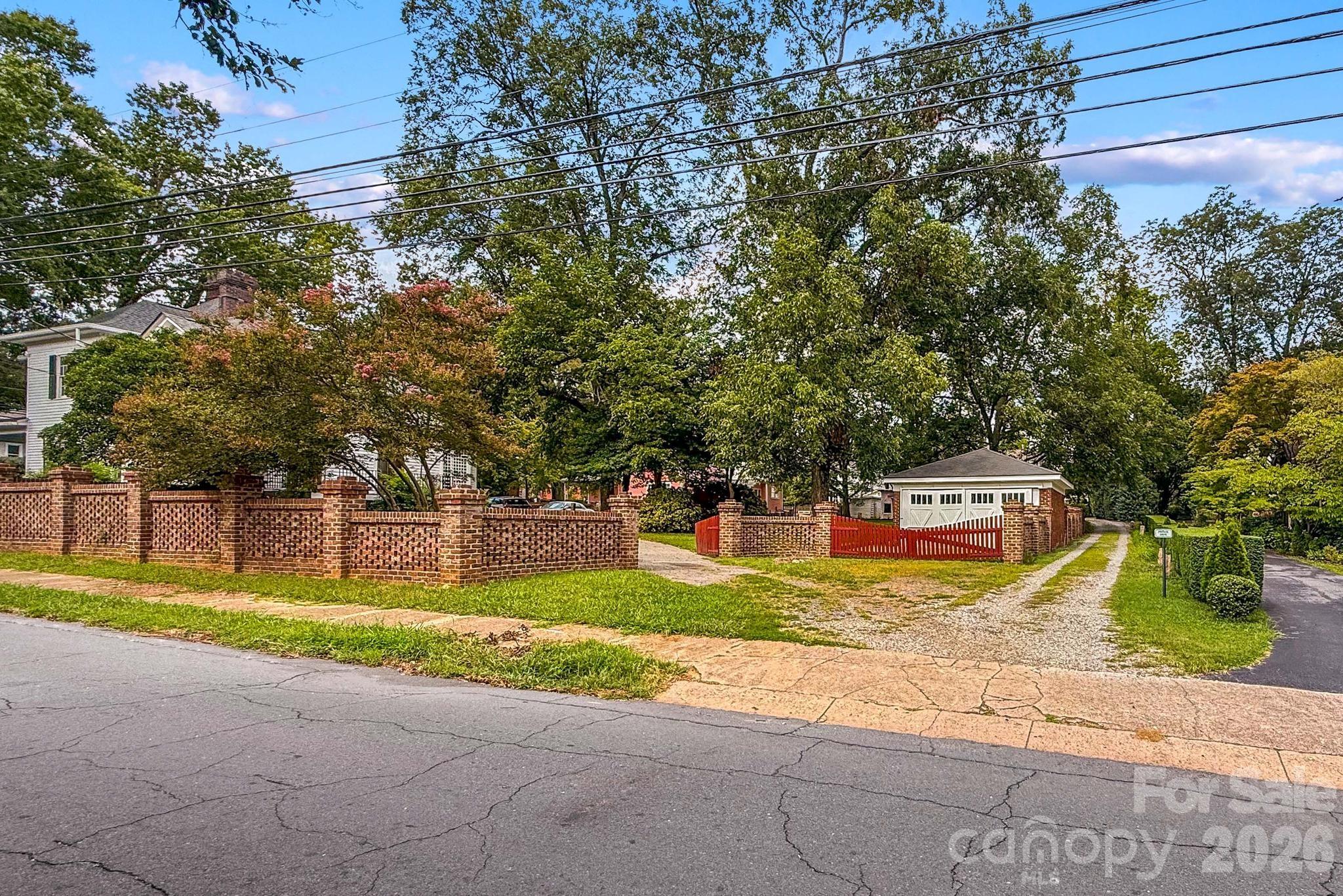 321 W Bank Street Property Photo 45
