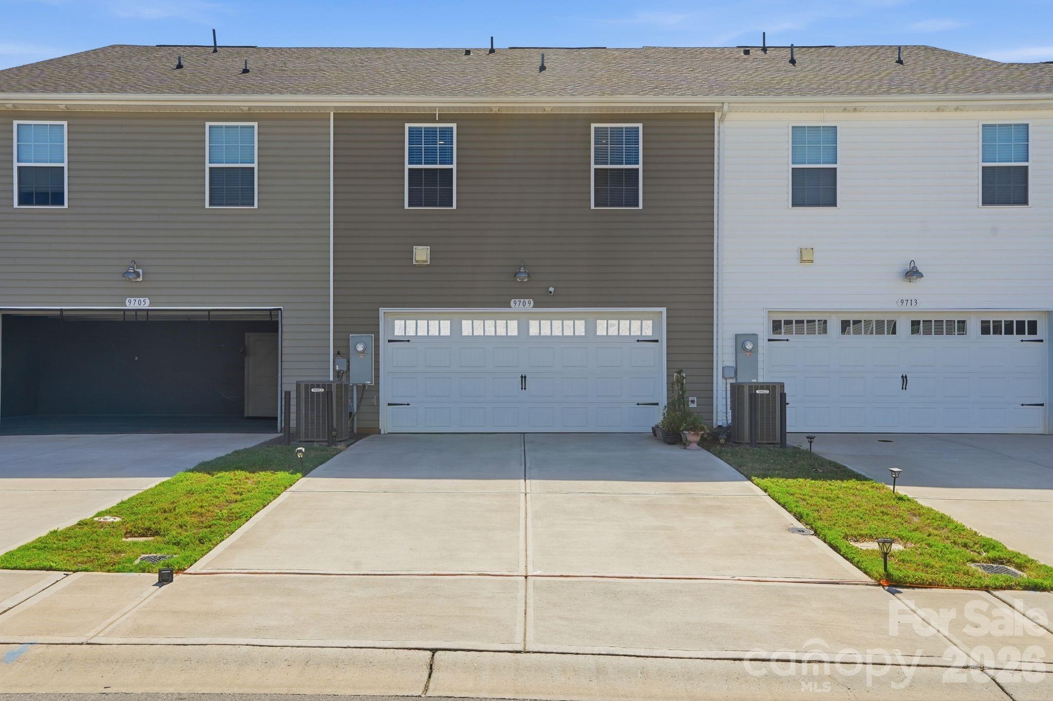 9709 Inkberry Drive Property Photo 23