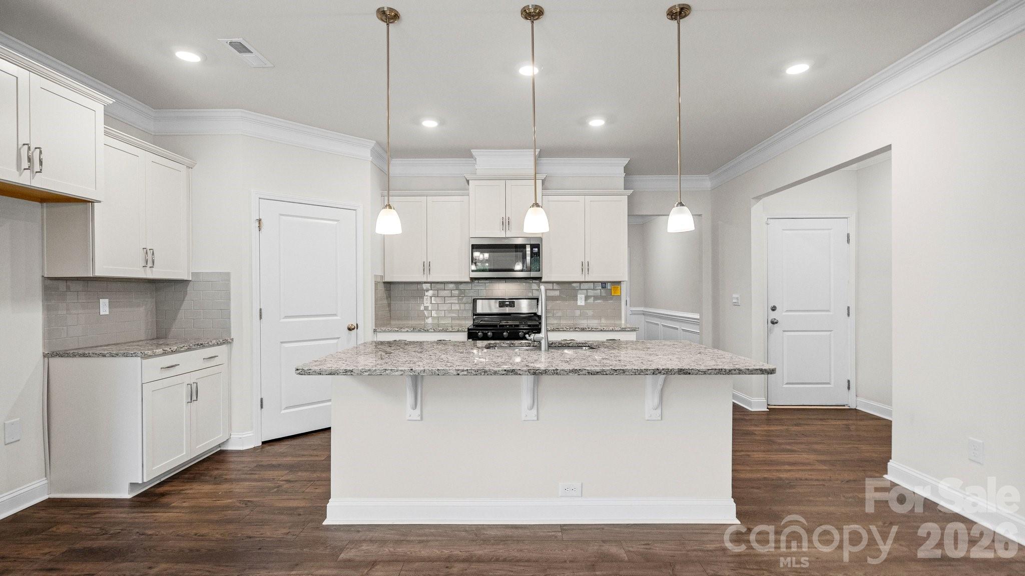 1615 Sweetmoss Loop Property Photo 11