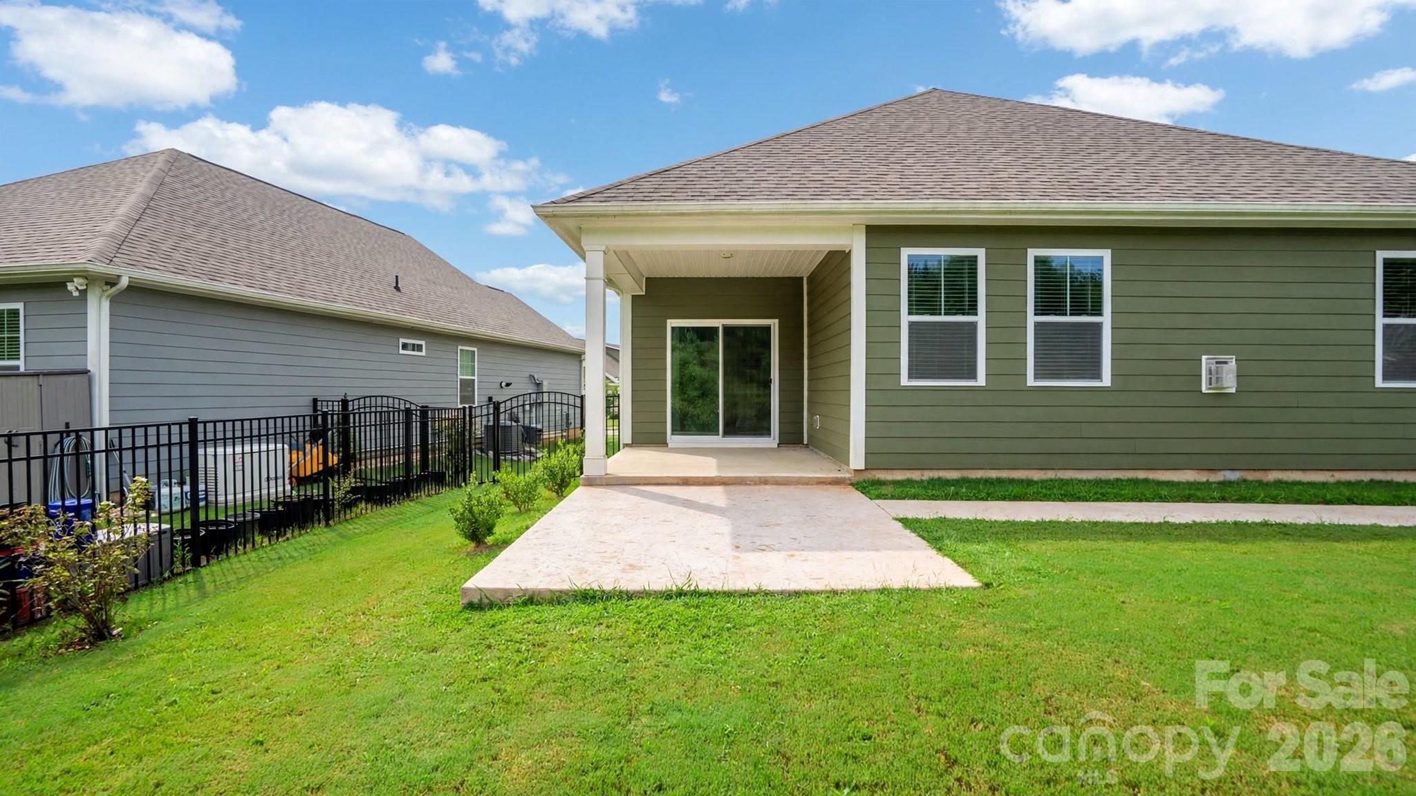 1615 Sweetmoss Loop Property Photo 28