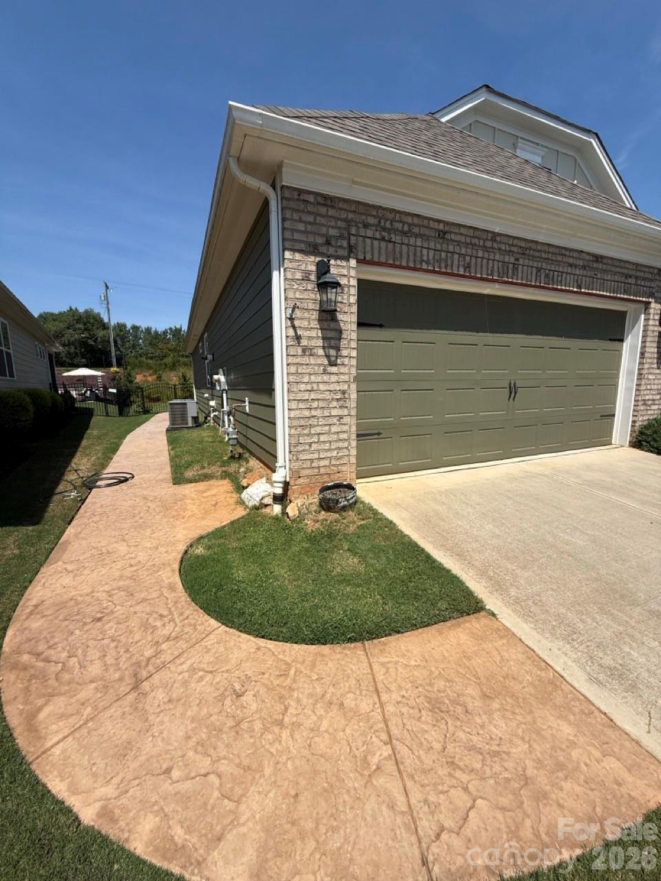 1615 Sweetmoss Loop Property Photo 31