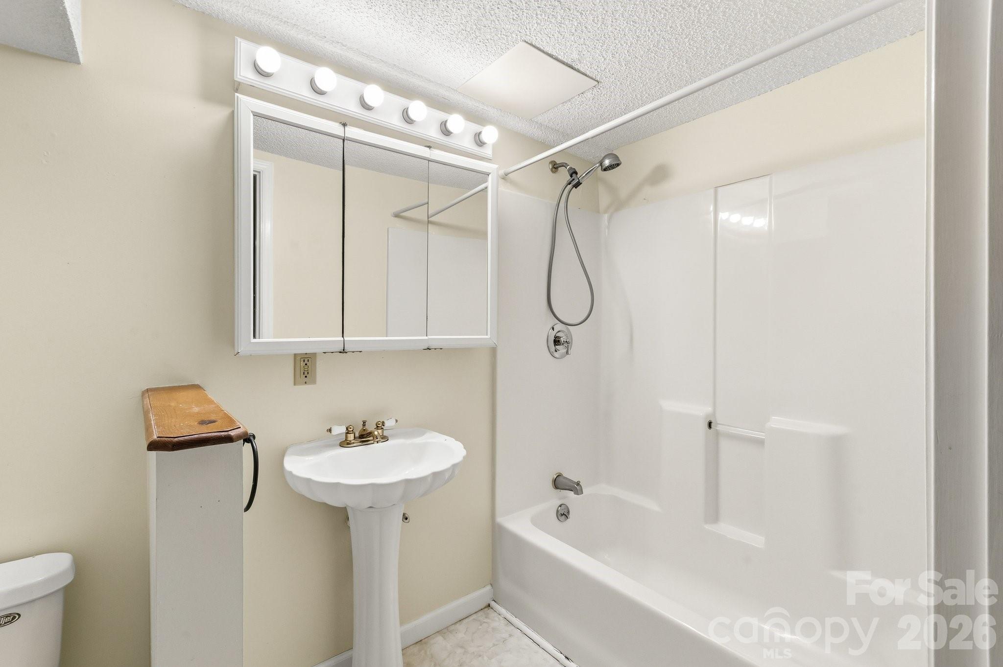 529 Alta Vista Drive Property Photo 27