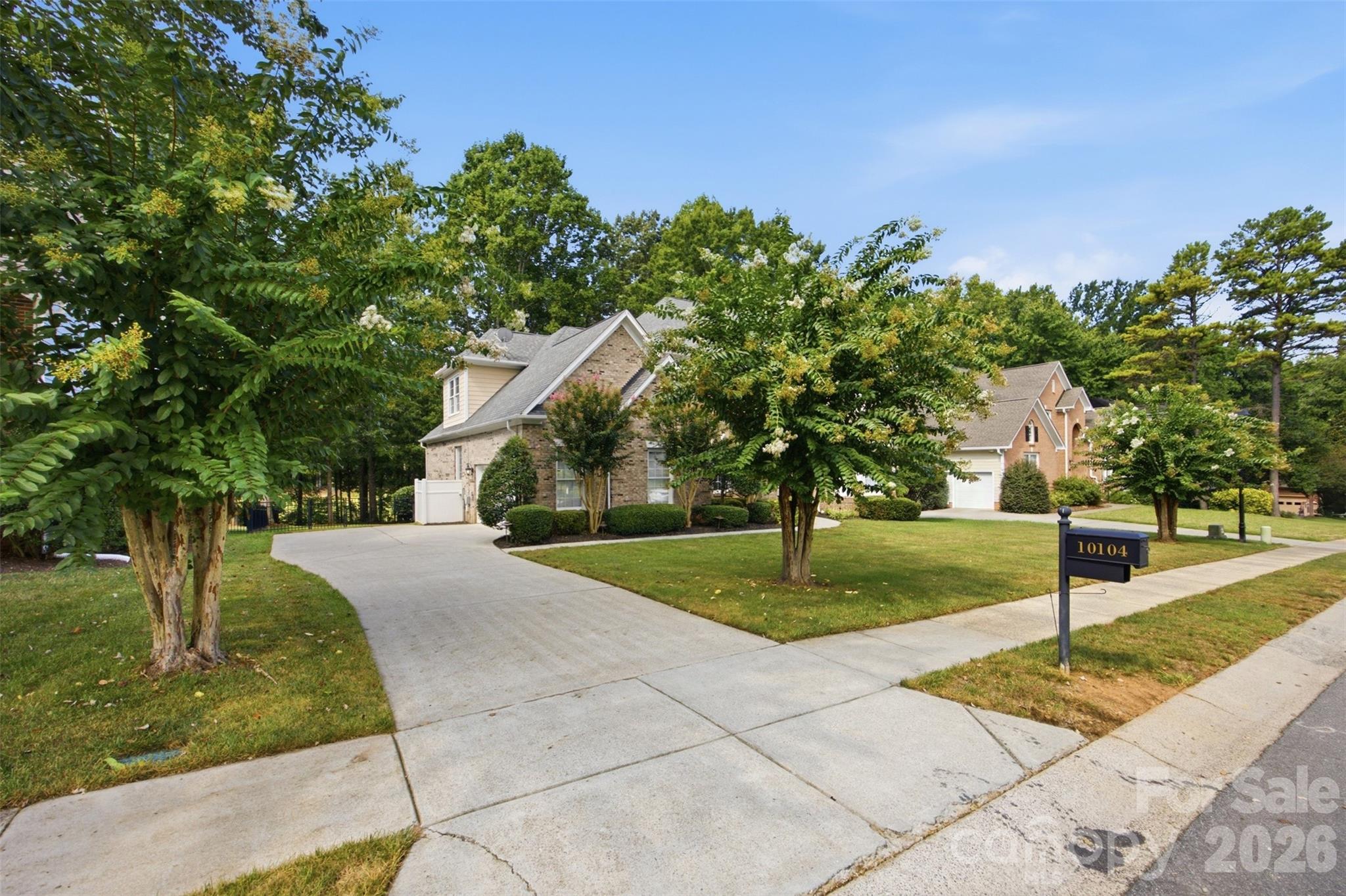 10104 Devonshire Drive Property Photo 2