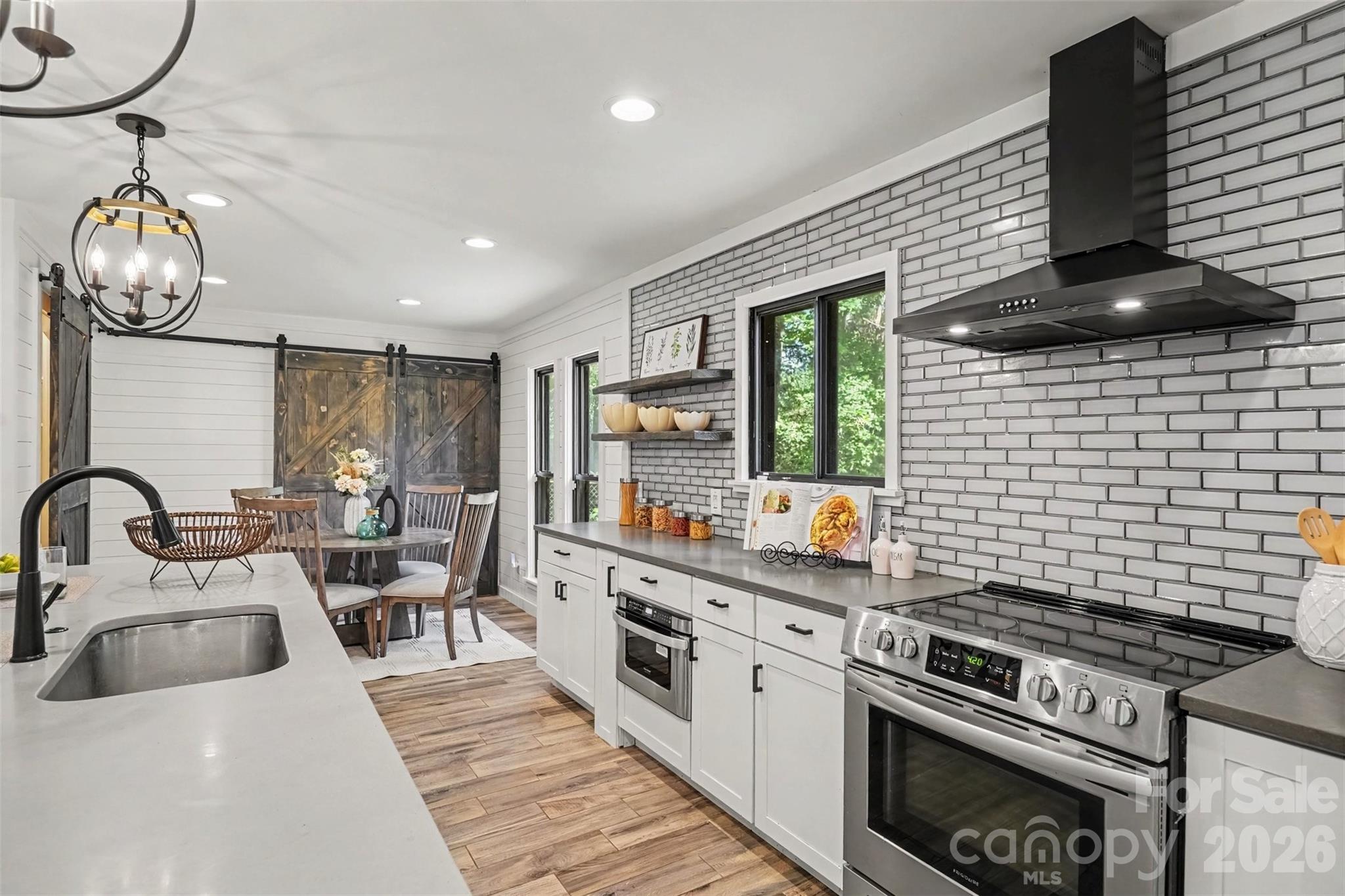 9620 Fir Knoll Road Property Photo 4