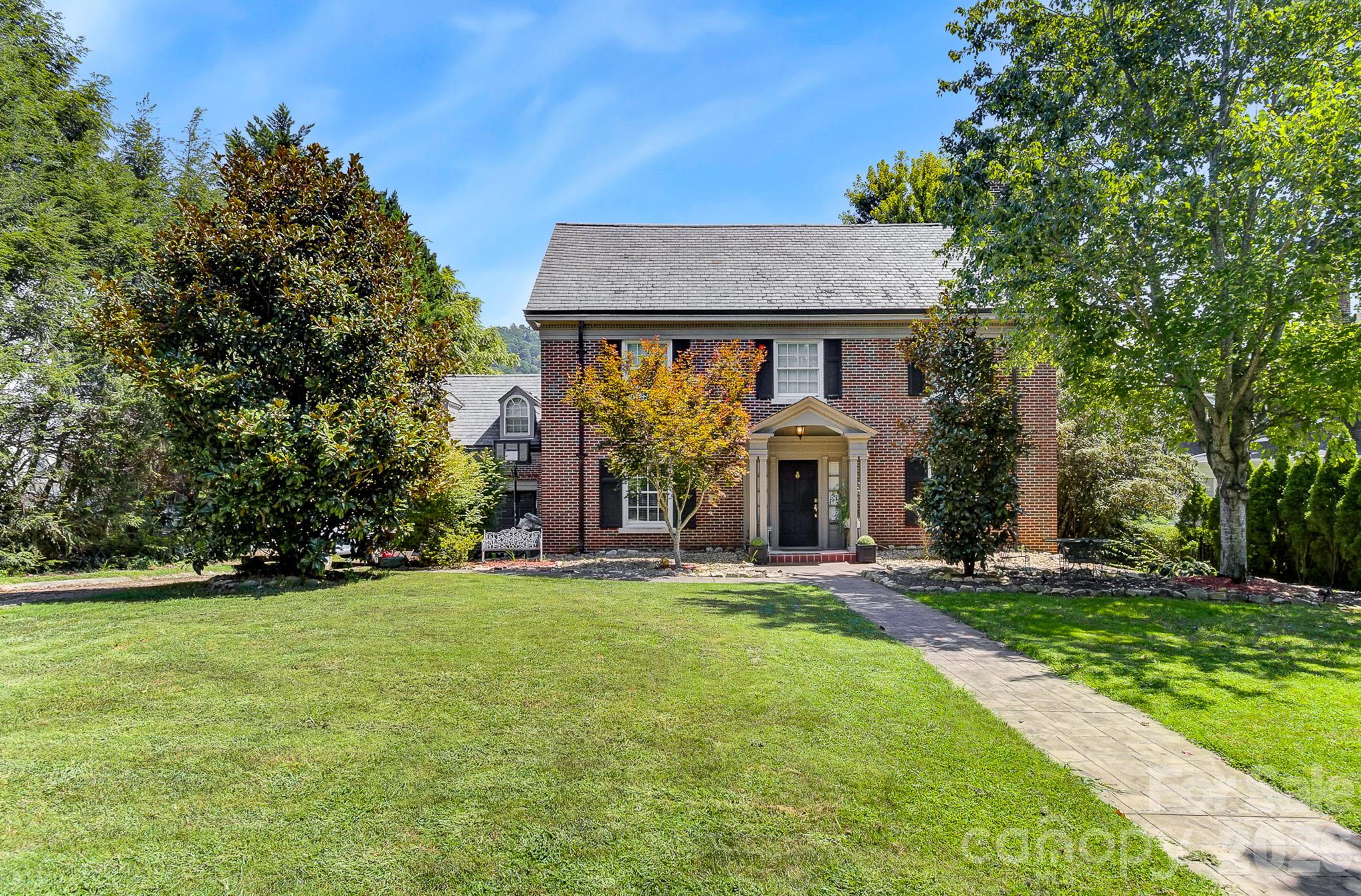 199 Kimberly Avenue Property Photo 1