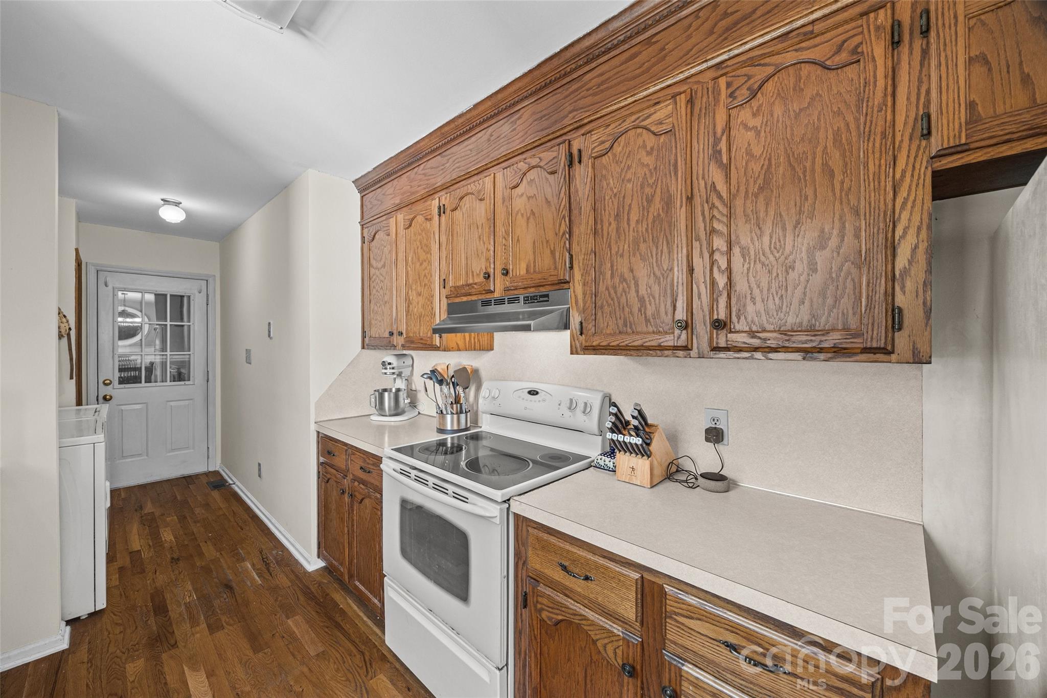 1670 Midbrook Drive Property Photo 11