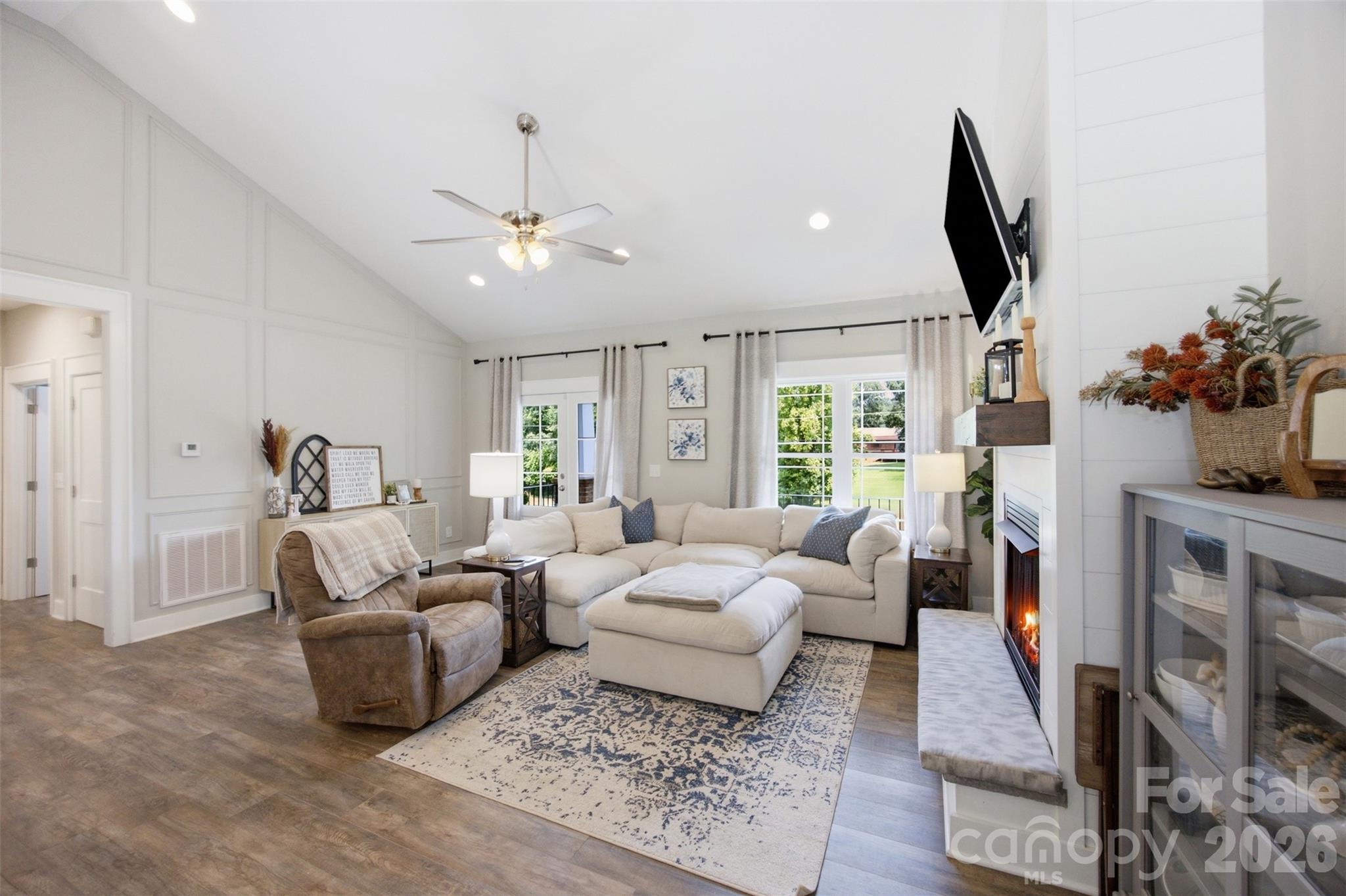 301 Pinehurst Drive Property Photo 8