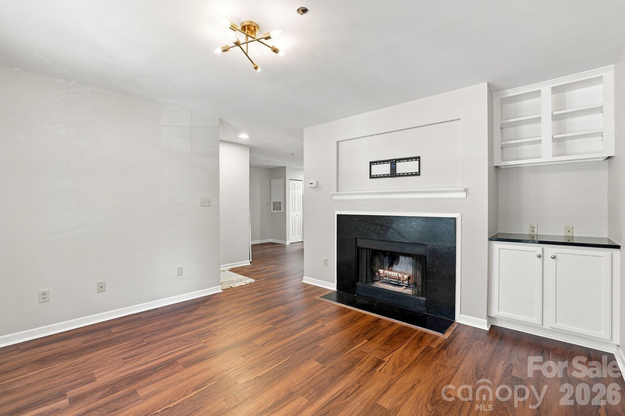 525 Olmsted Park Place Property Photo 2