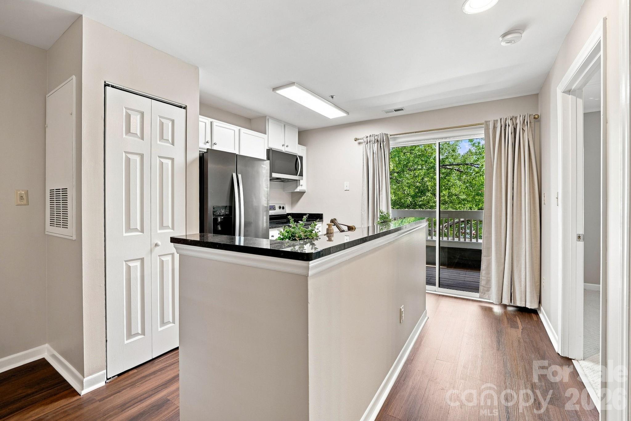 525 Olmsted Park Place Property Photo 10