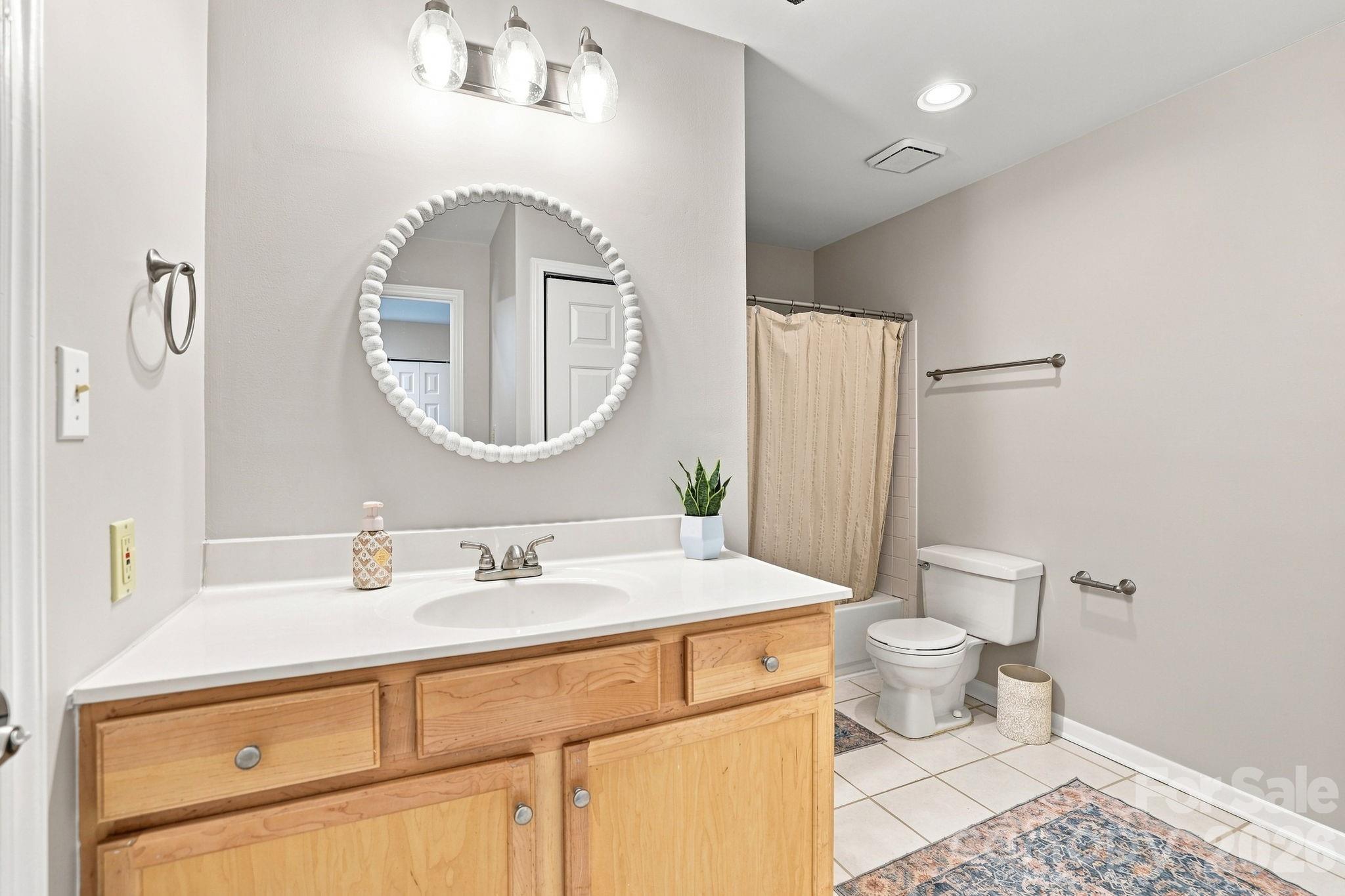 525 Olmsted Park Place Property Photo 15