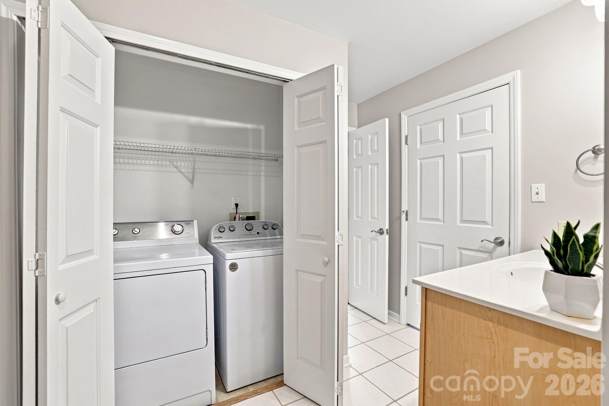 525 Olmsted Park Place Property Photo 16