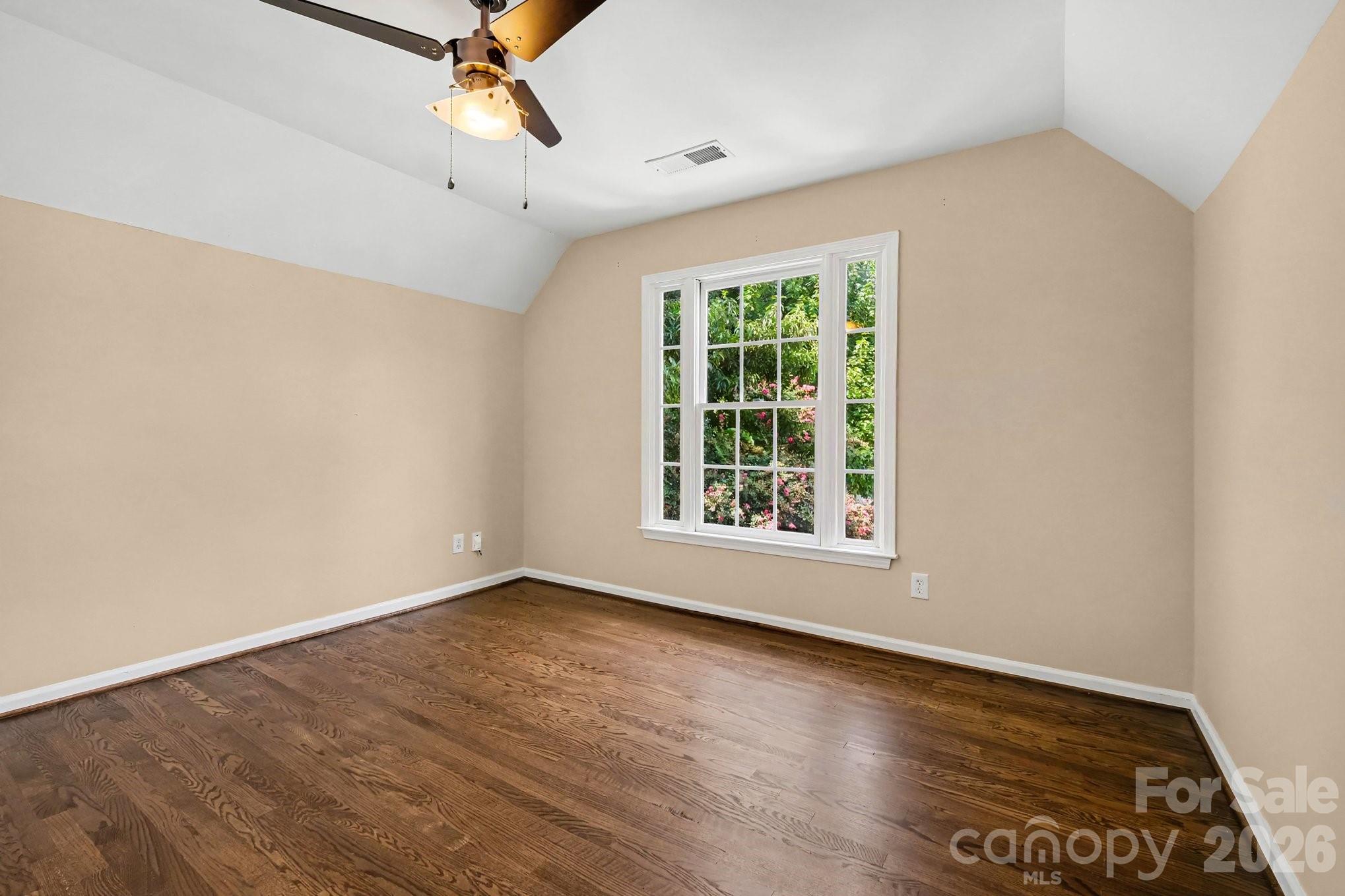 1924 Dearmon Drive Property Photo 25
