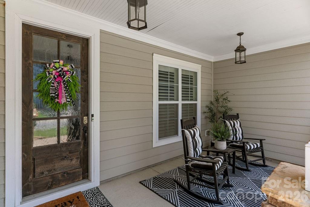 378 Broadleaf Drive Property Photo 3