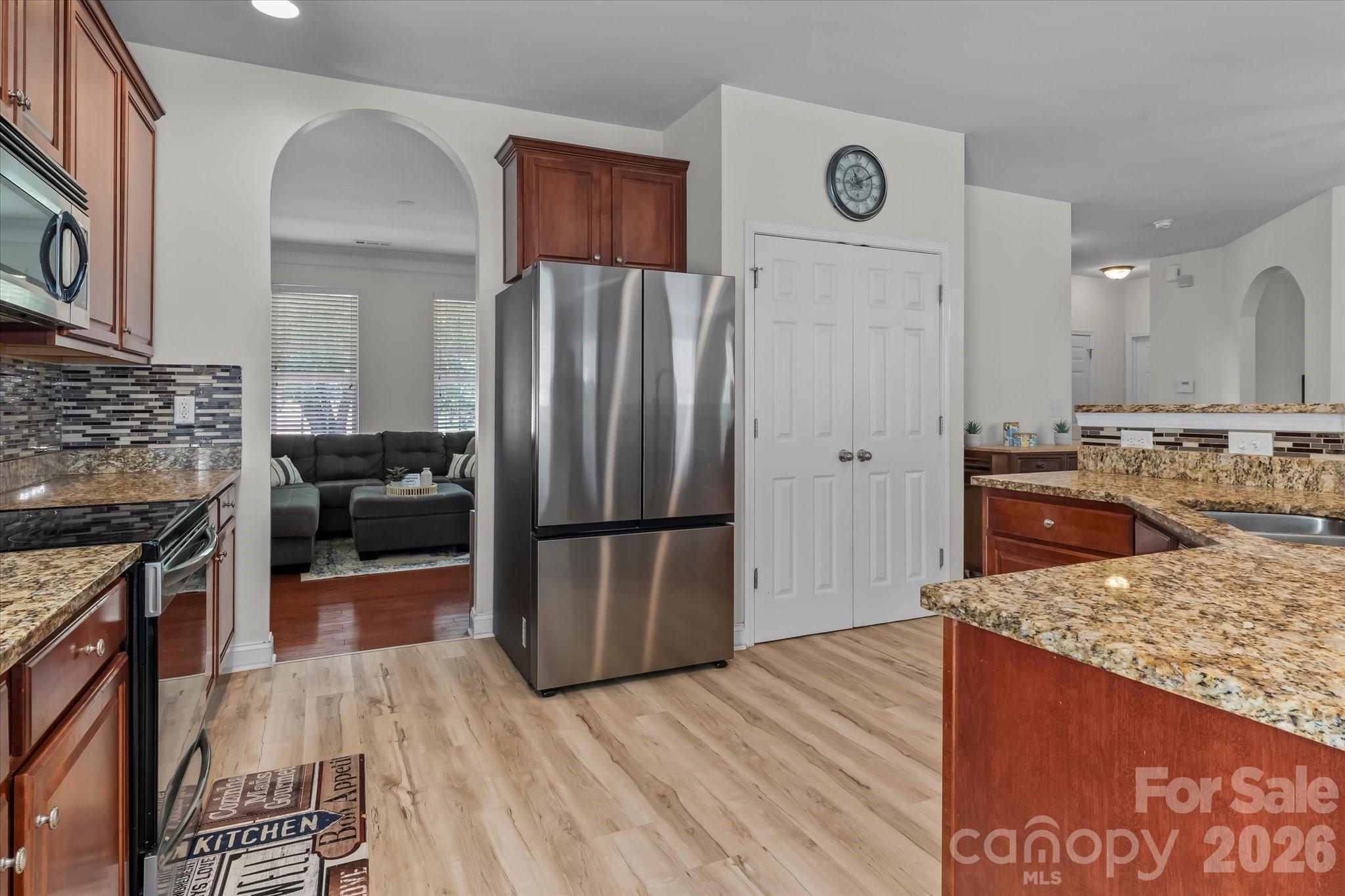 186 Autumn Frost Avenue Property Photo 8
