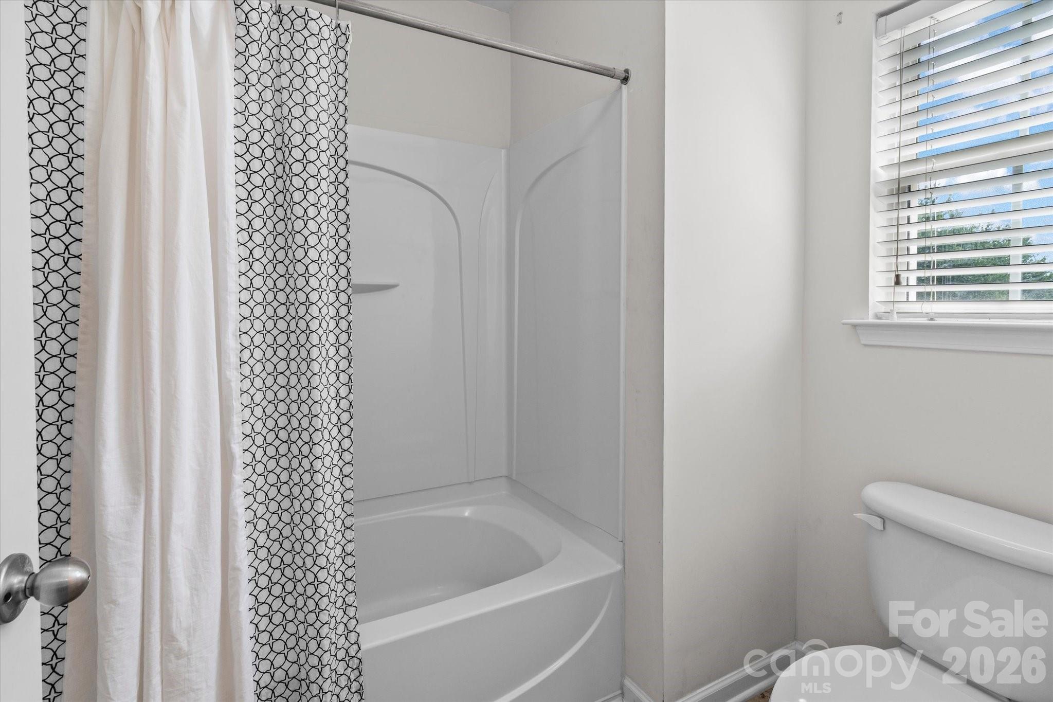 186 Autumn Frost Avenue Property Photo 32