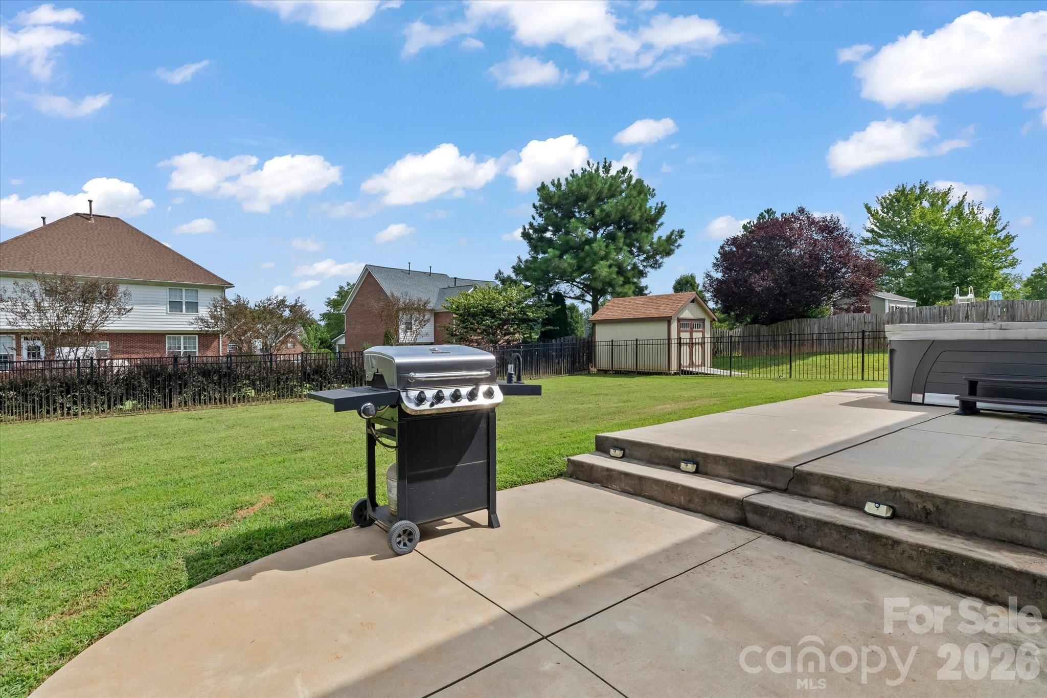 186 Autumn Frost Avenue Property Photo 40