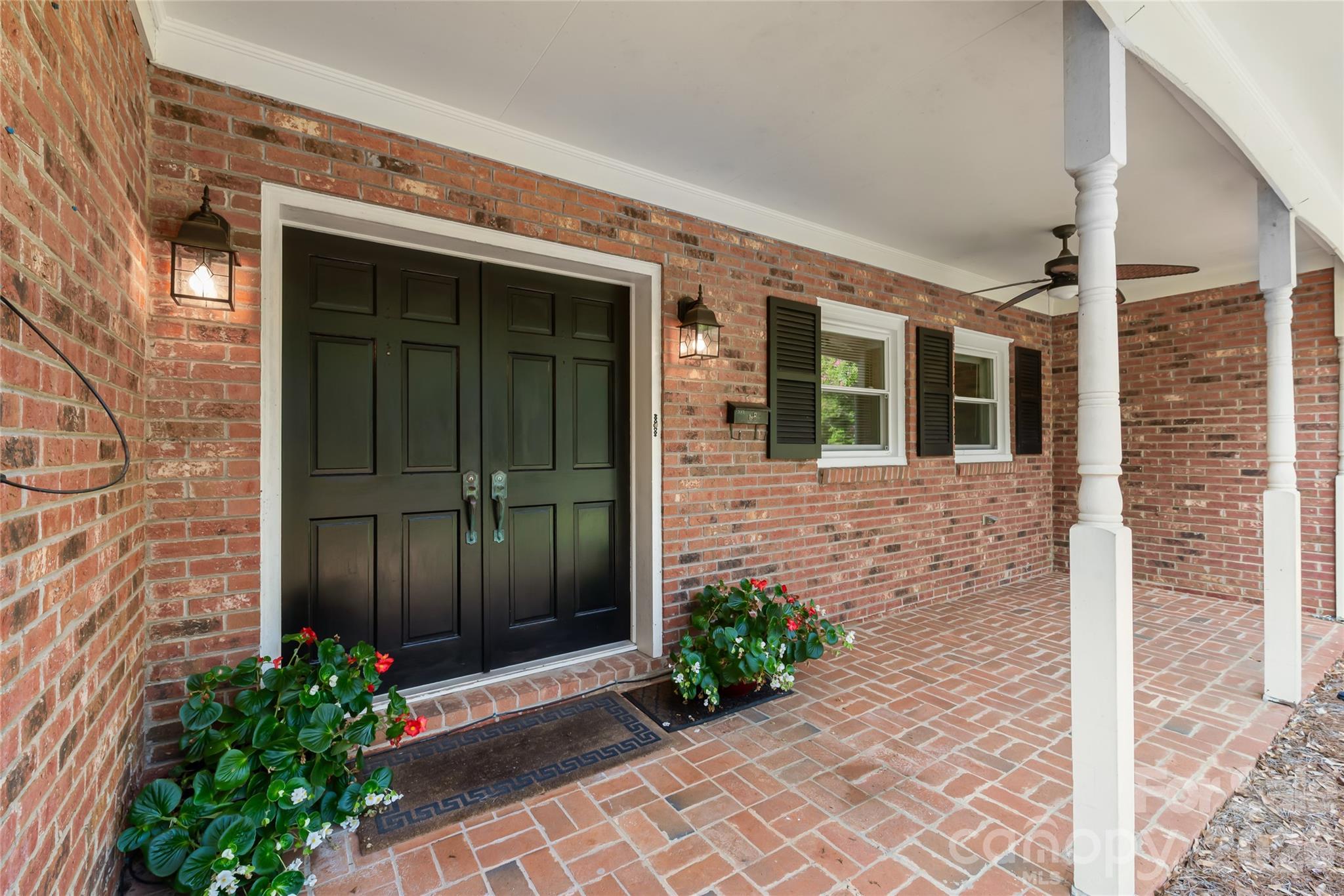 1339 Carmen Lane Property Photo 4