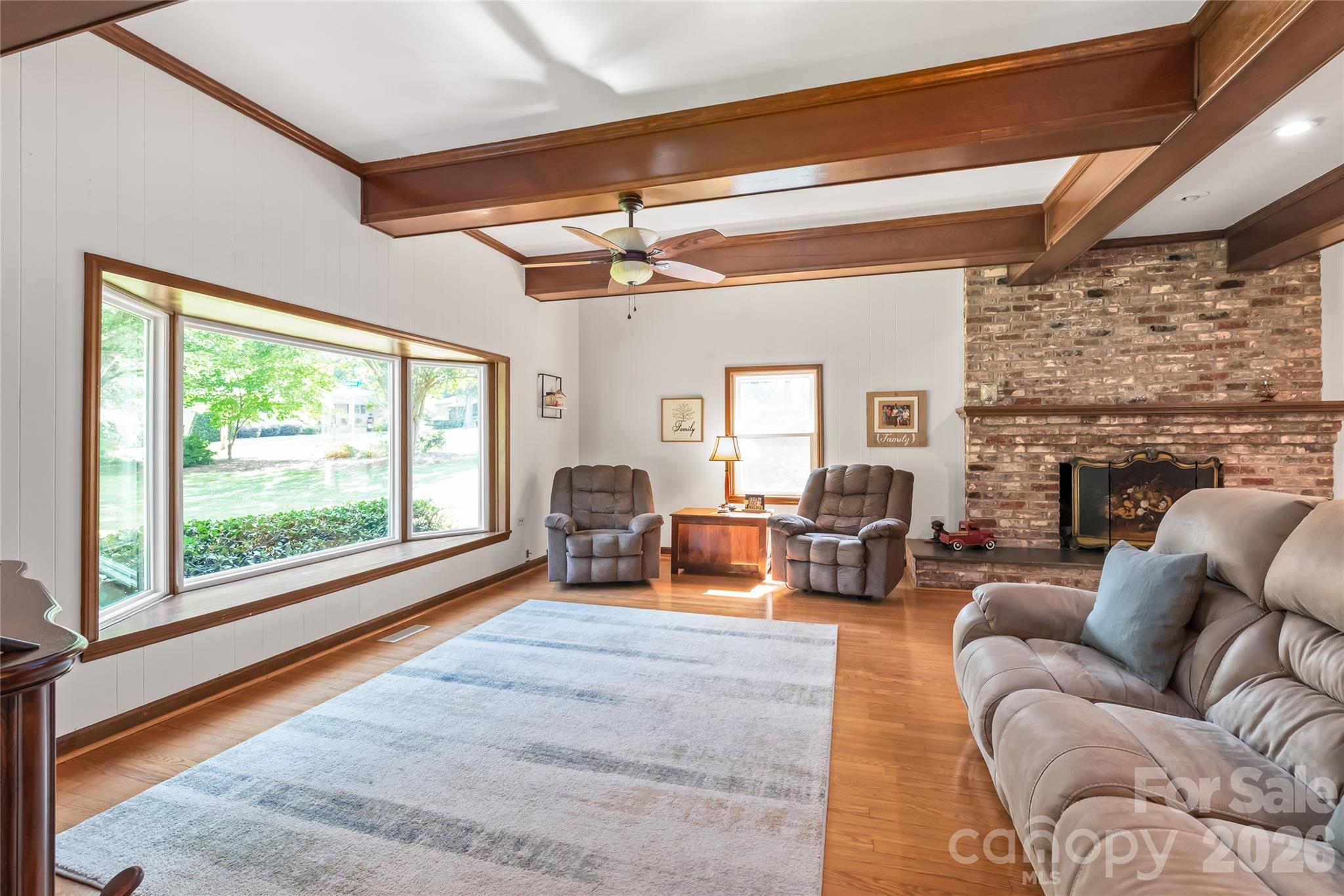 1339 Carmen Lane Property Photo 7