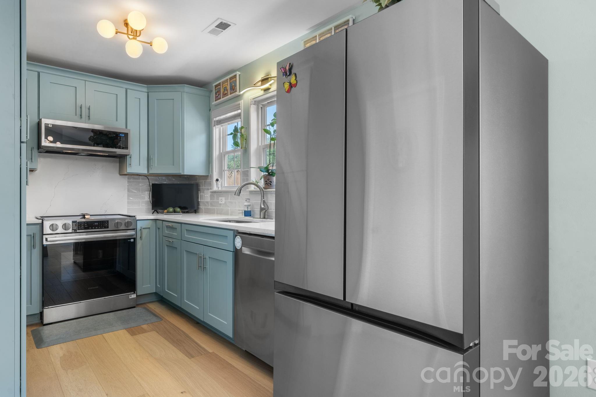 16522 Glenfurness Drive Property Photo 5