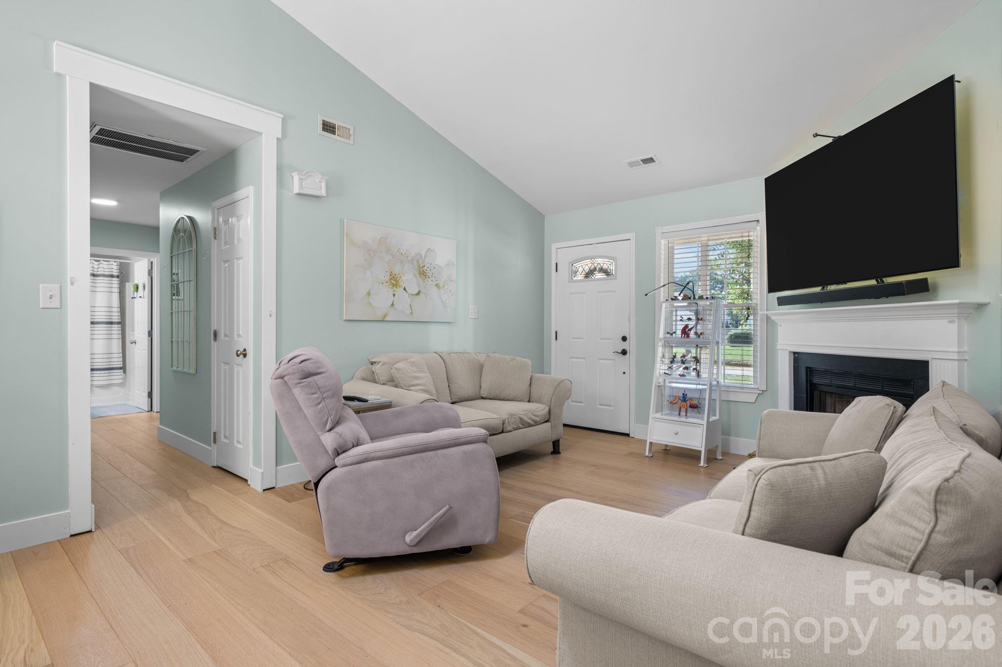 16522 Glenfurness Drive Property Photo 9