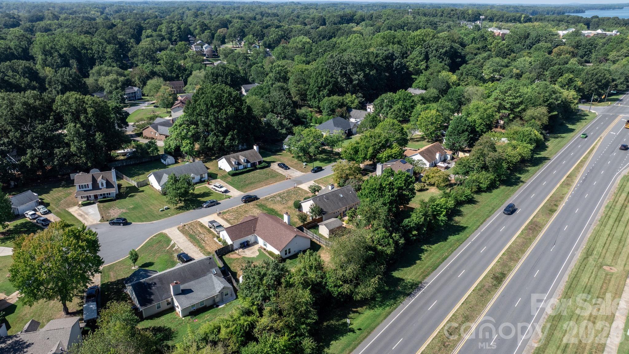 16522 Glenfurness Drive Property Photo 28