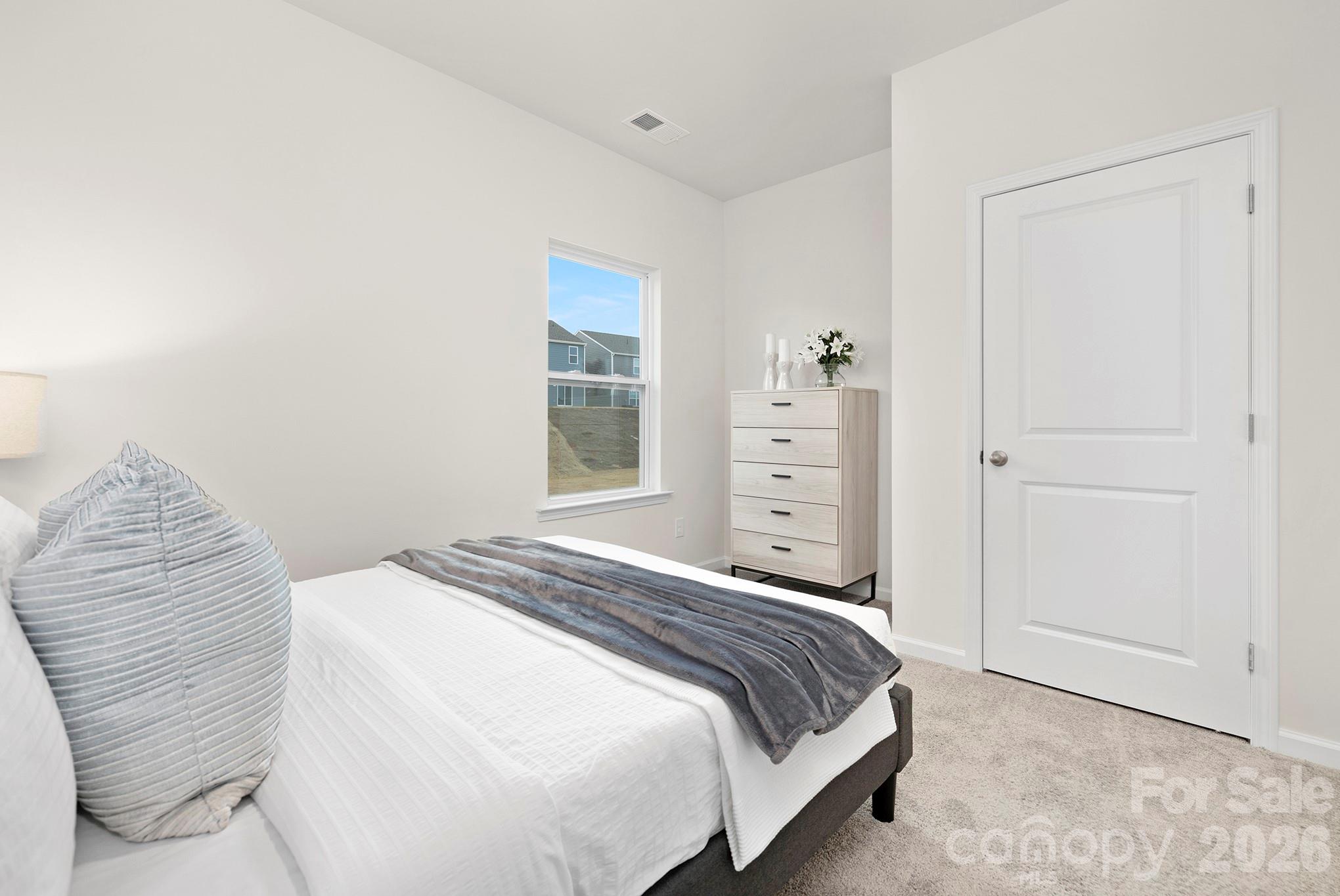 81 Laurel Pointe Drive Property Photo 11