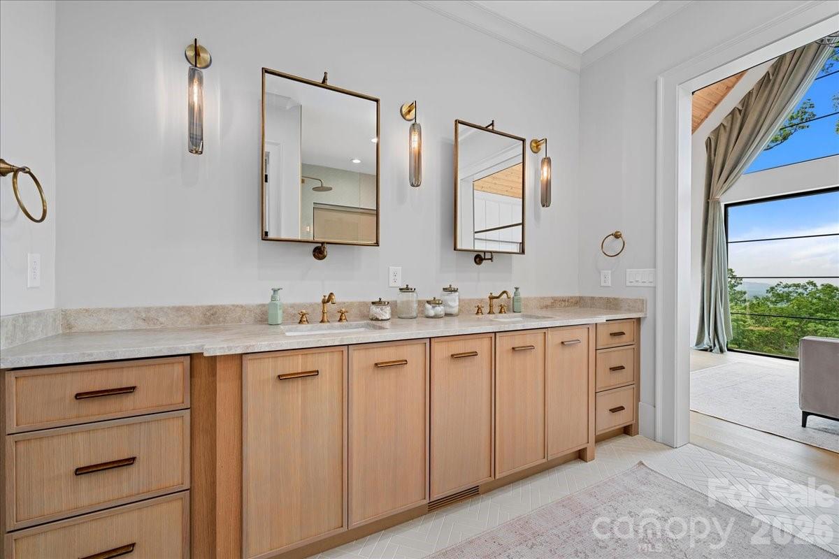724 Grand Laurel Way Property Photo 12