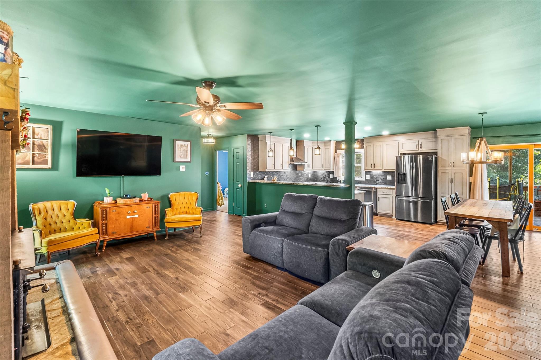 5468 Valley Run Street Property Photo 3