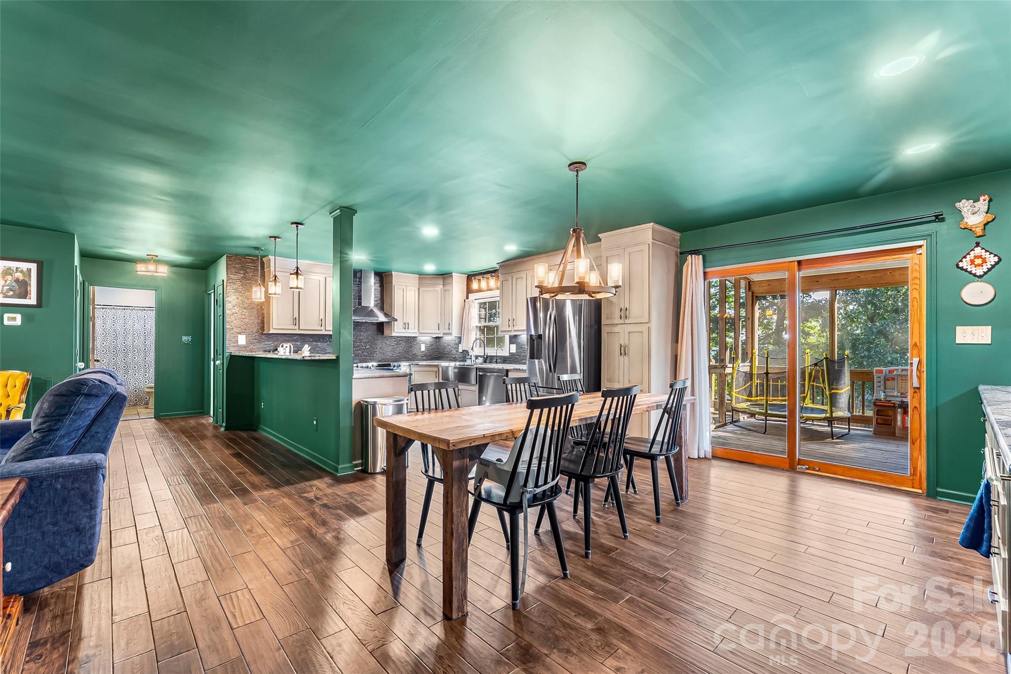 5468 Valley Run Street Property Photo 8