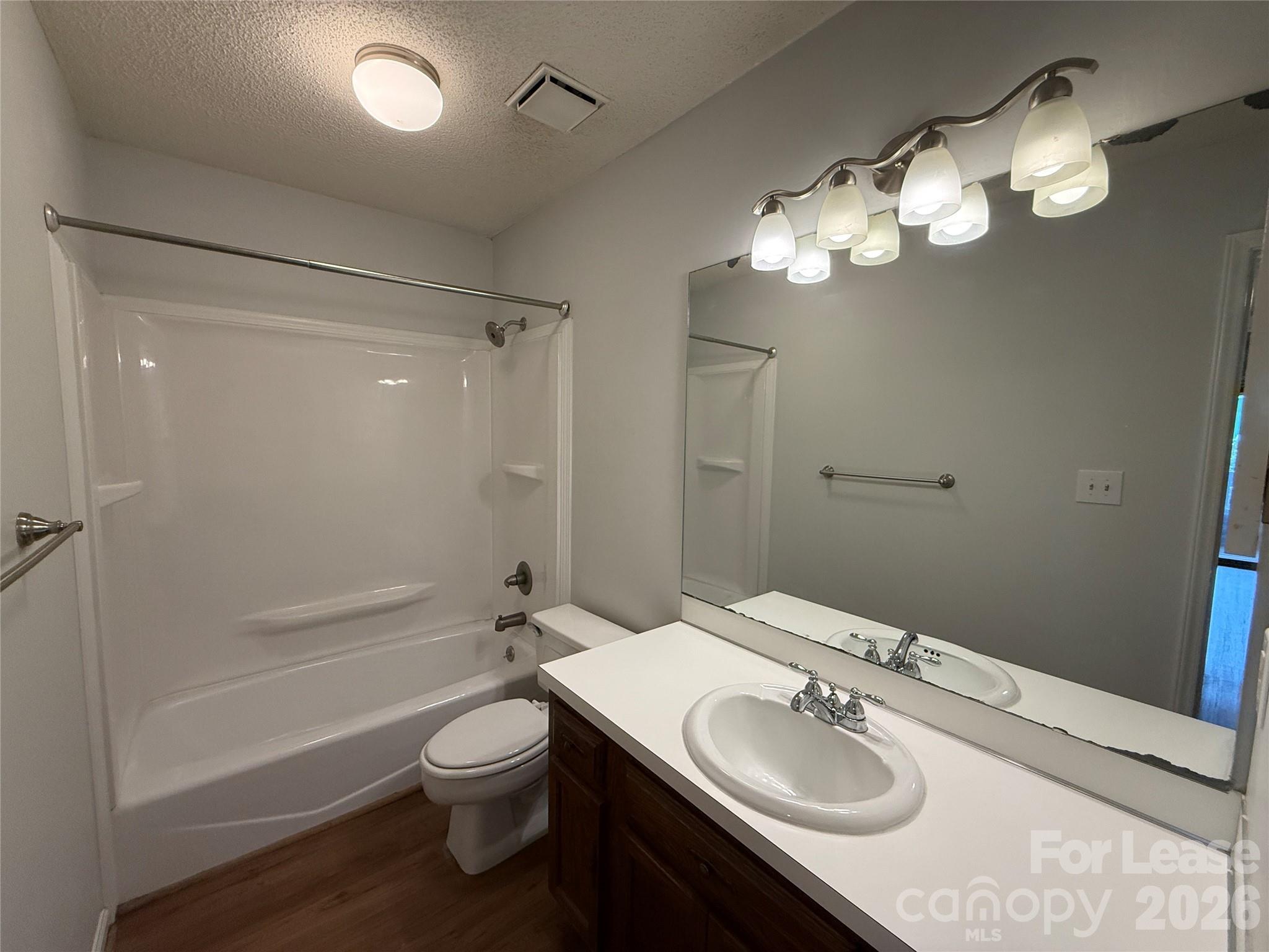 415 W 8th Street Property Photo 8