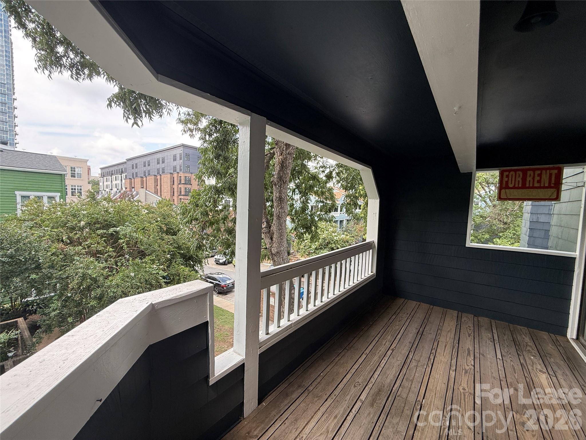 415 W 8th Street Property Photo 9