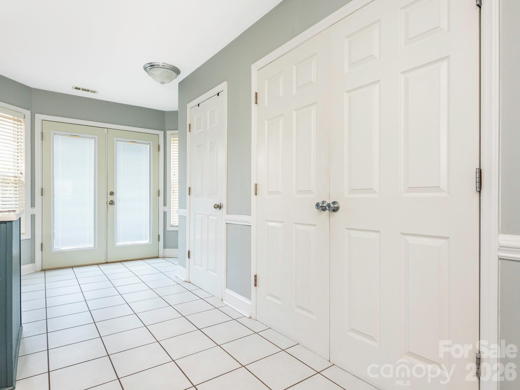 3401 Continental Drive Property Photo 19