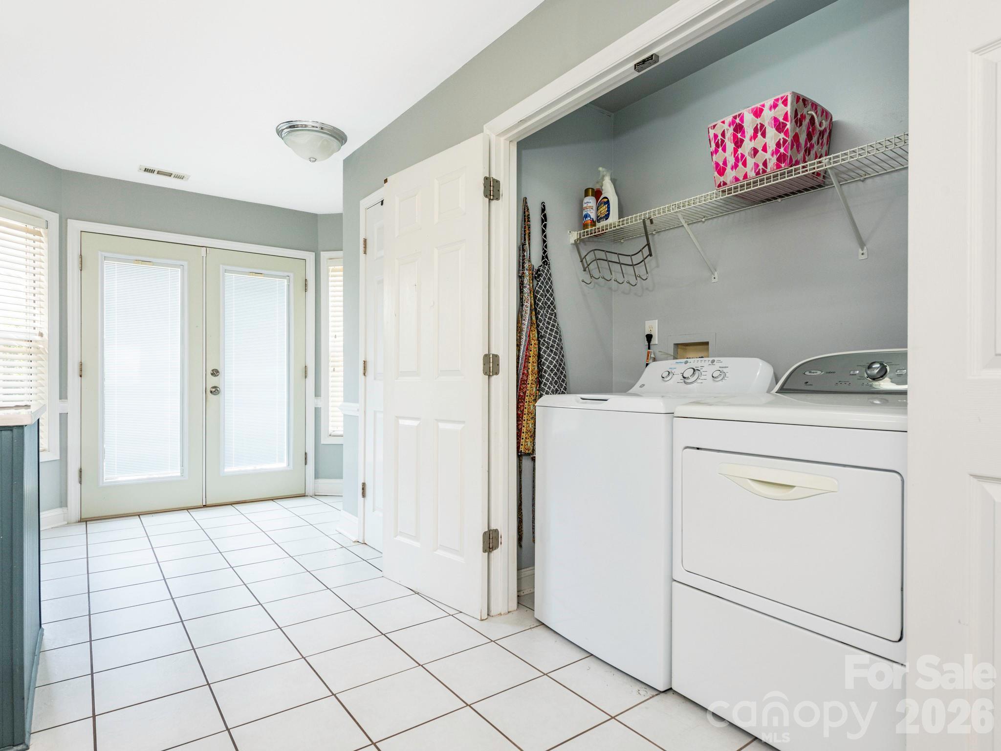 3401 Continental Drive Property Photo 20