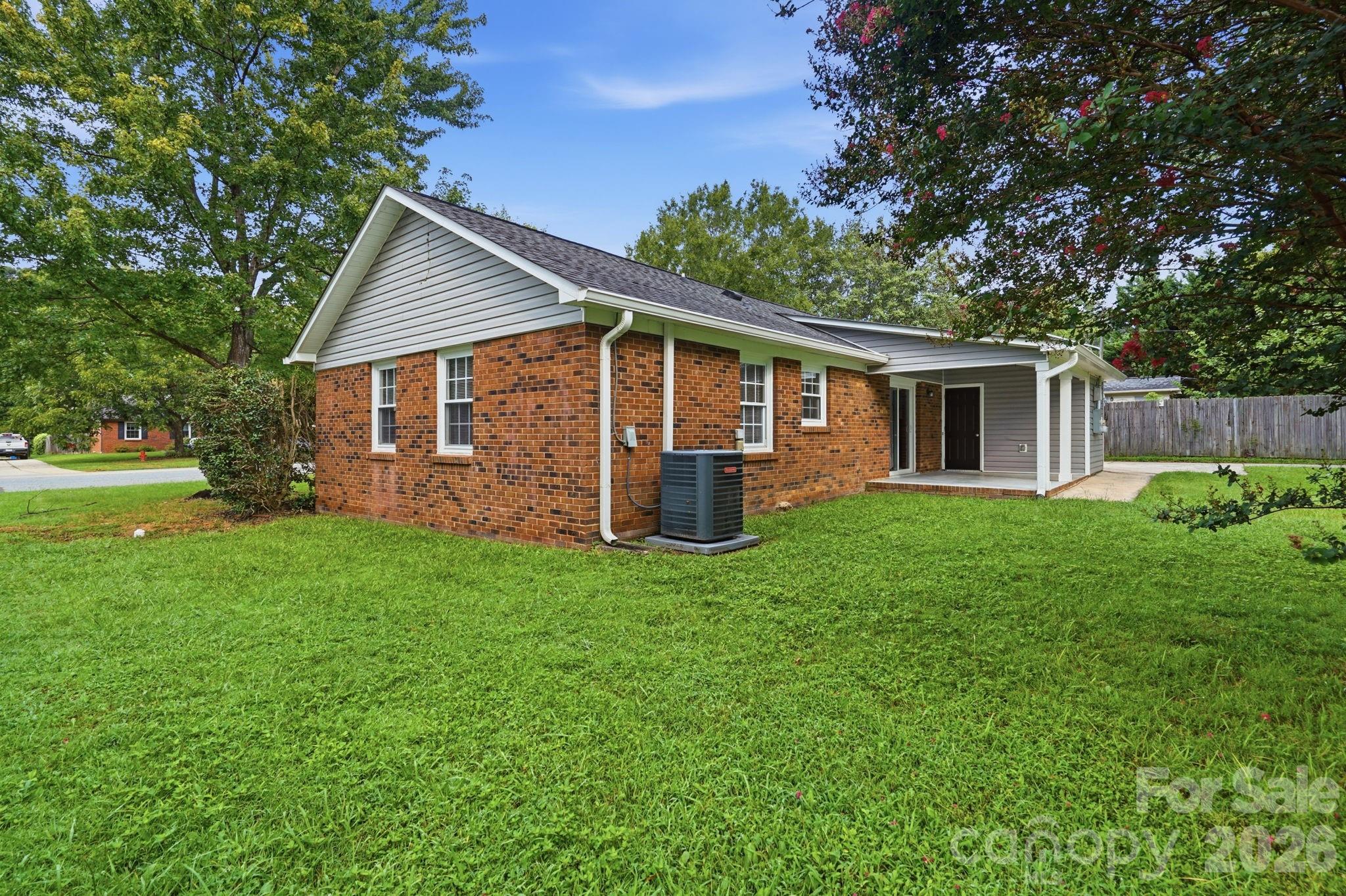 8208 Idlewild Road Property Photo 7