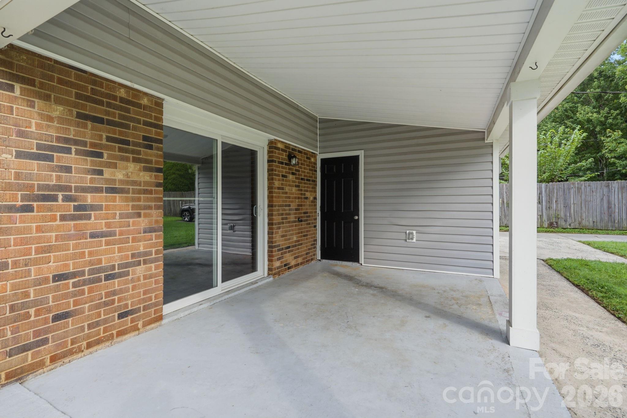 8208 Idlewild Road Property Photo 14